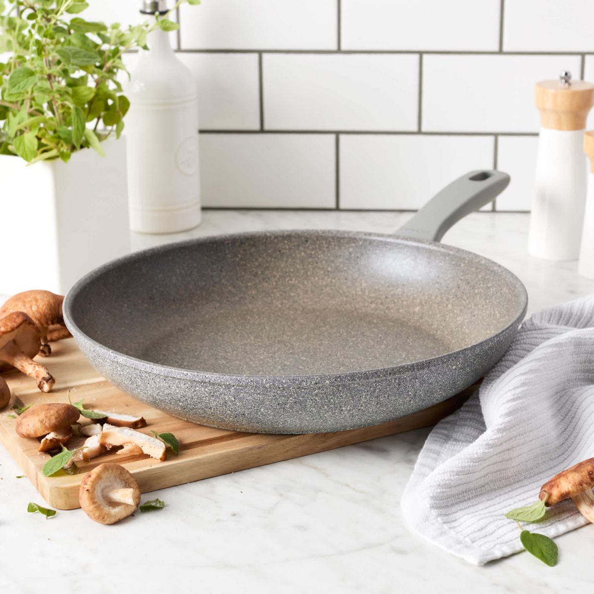 Parma Plus 12" Aluminum Nonstick Ceramic Fry Pan