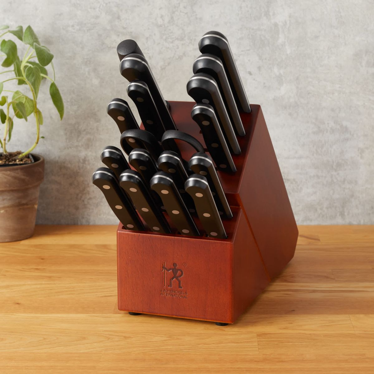 Solution 18pc Knife Block Set