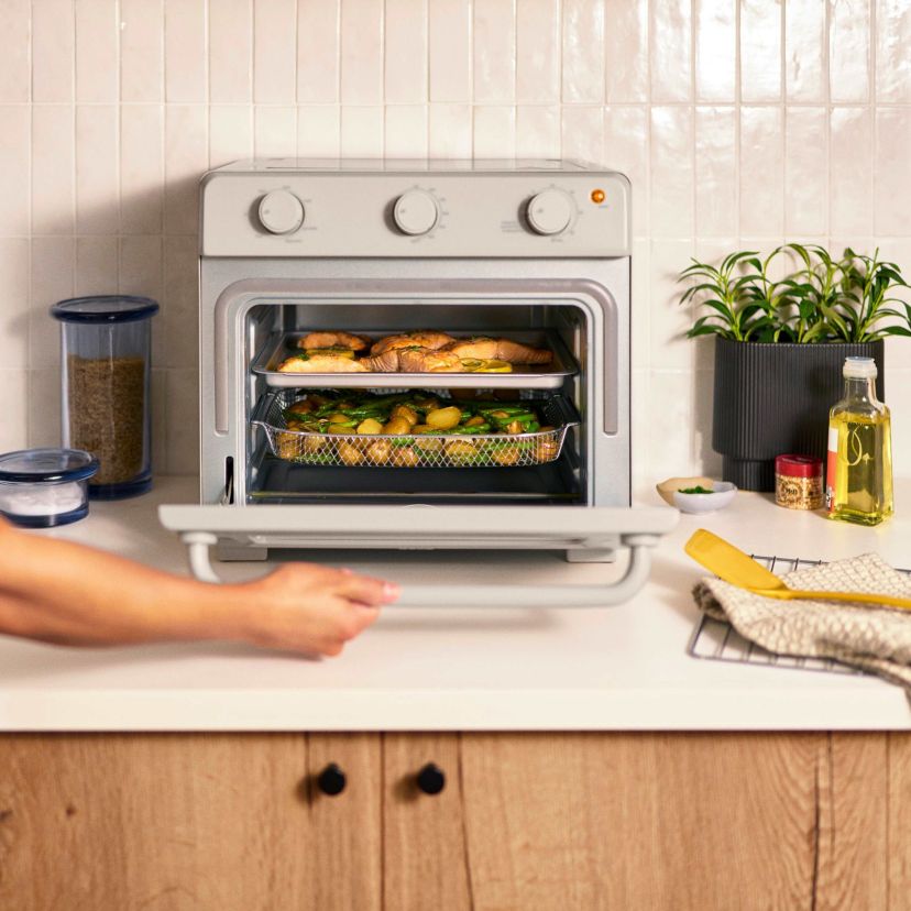 6 Slice Toaster Oven w/ Air Fryer Oatmilk