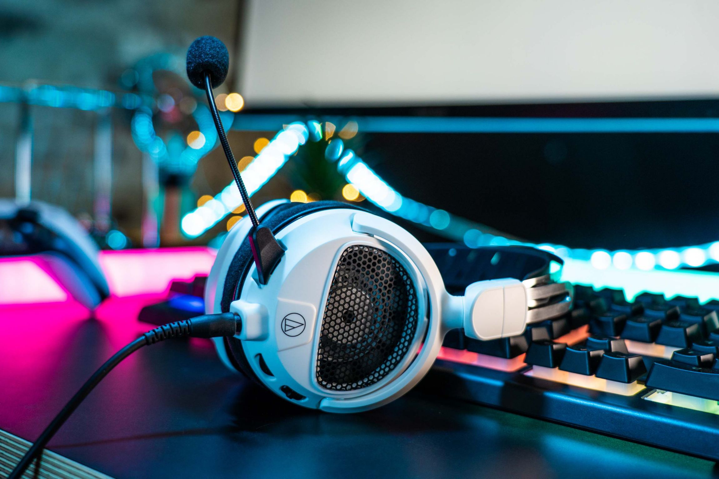 High-Fidelity Open-Back Wired Gaming Headset White