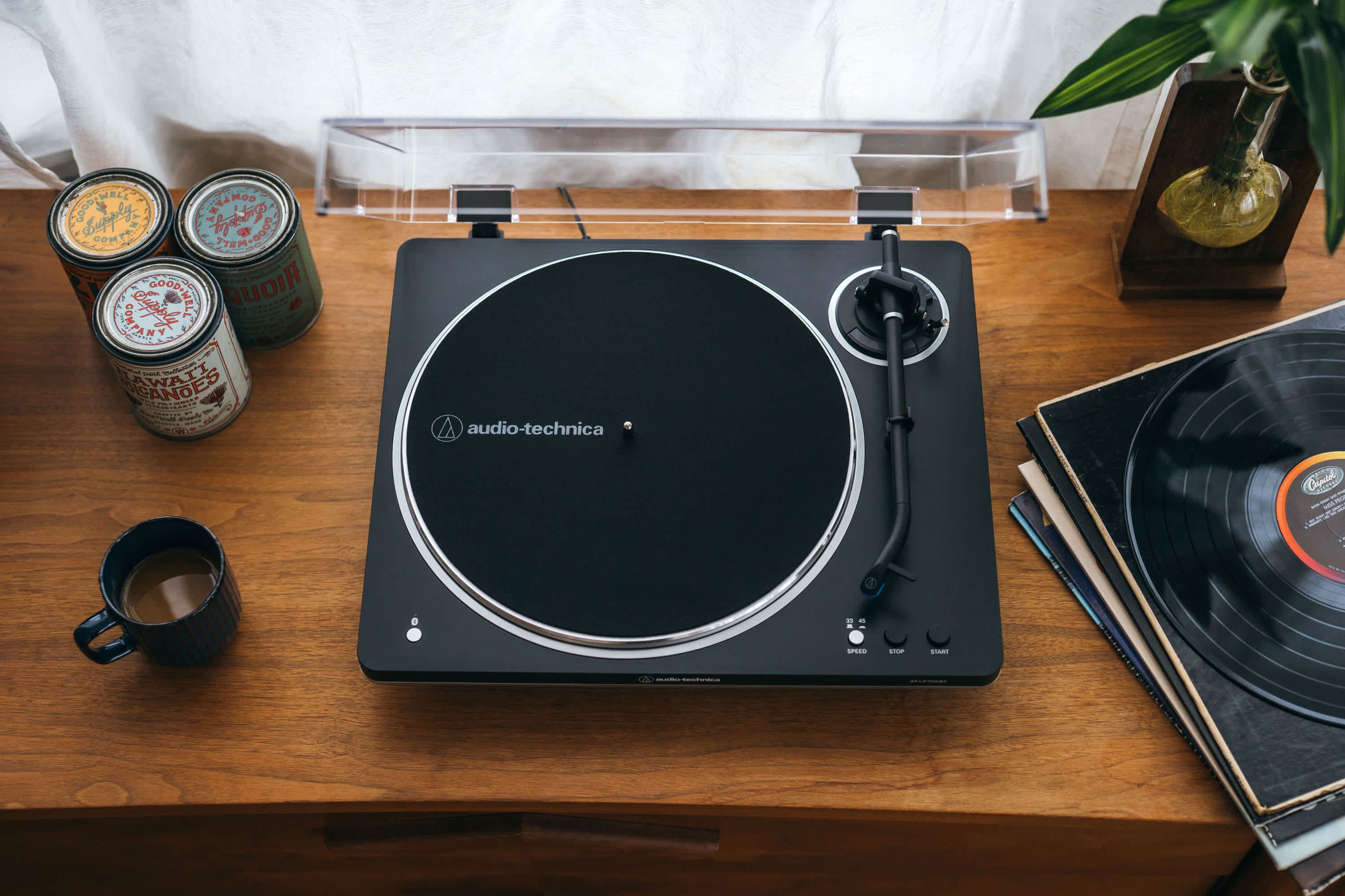 LP70X BT Fully Automatic Wireless Belt-Drive Turntable Black/Silver
