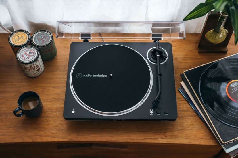 LP70X BT Fully Automatic Wireless Belt-Drive Turntable Black/Silver