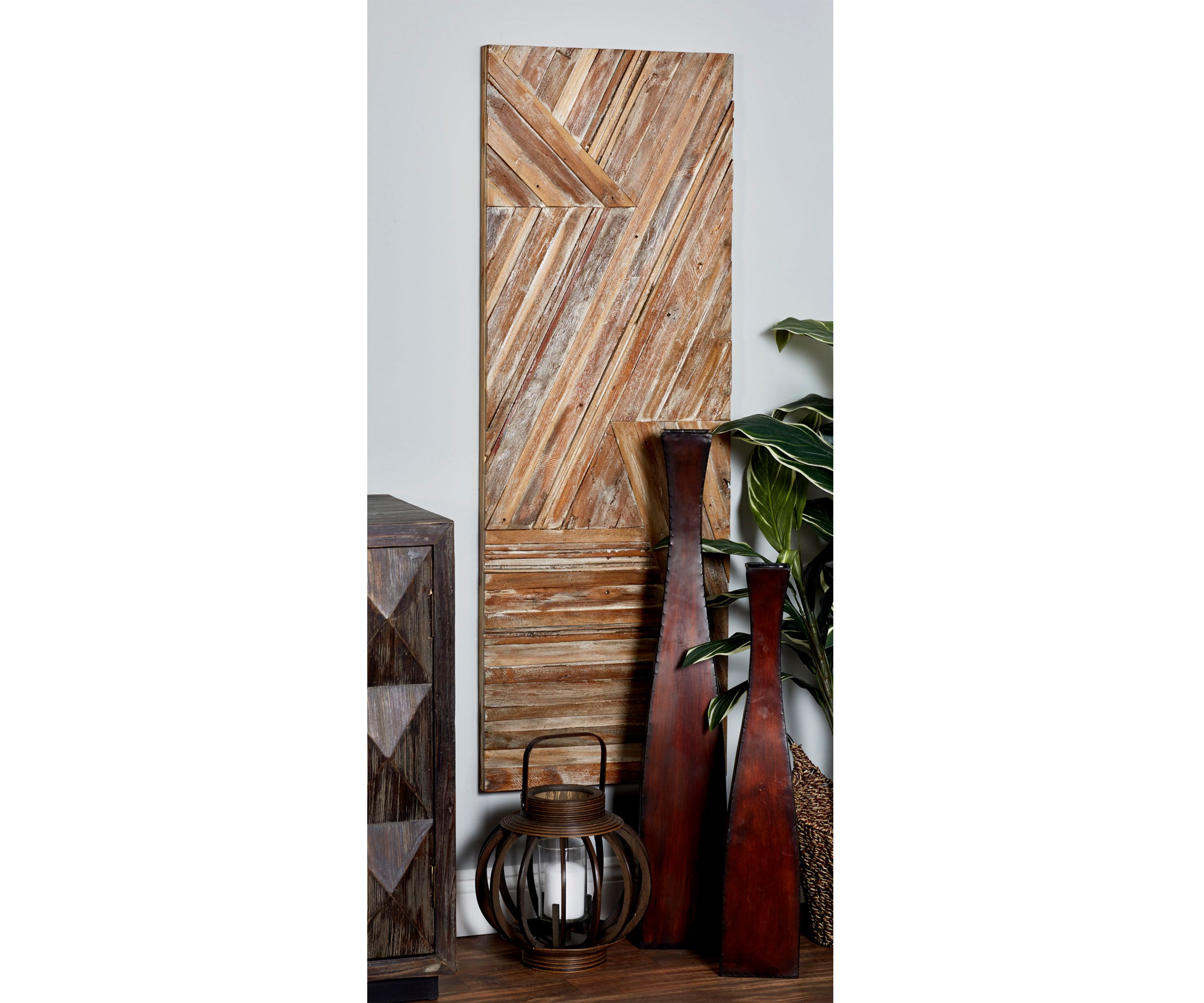 Snapshot of Farmhouse Wall Decor With Reclaimed Wood