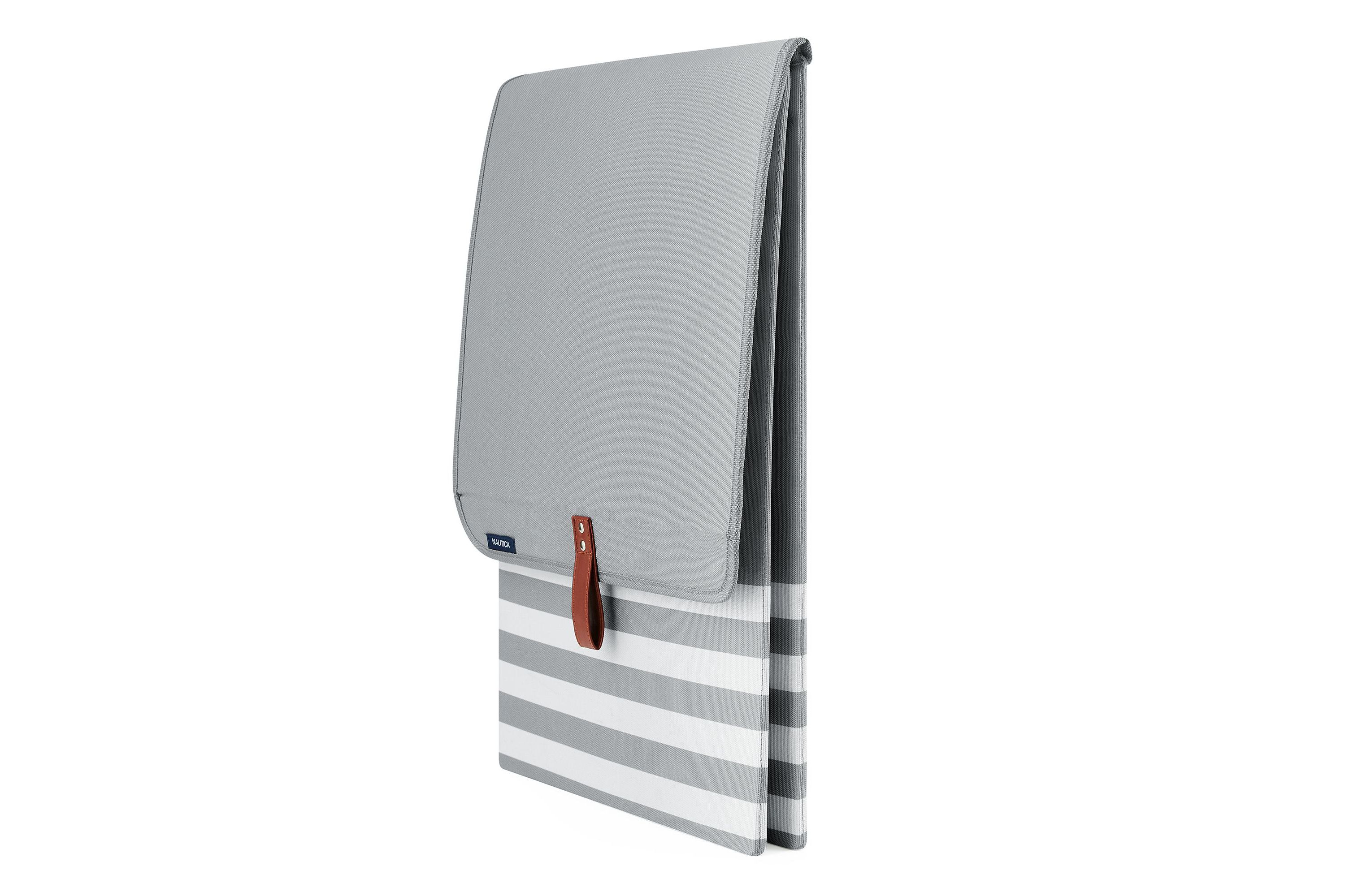 Nautica folded hamper with lid