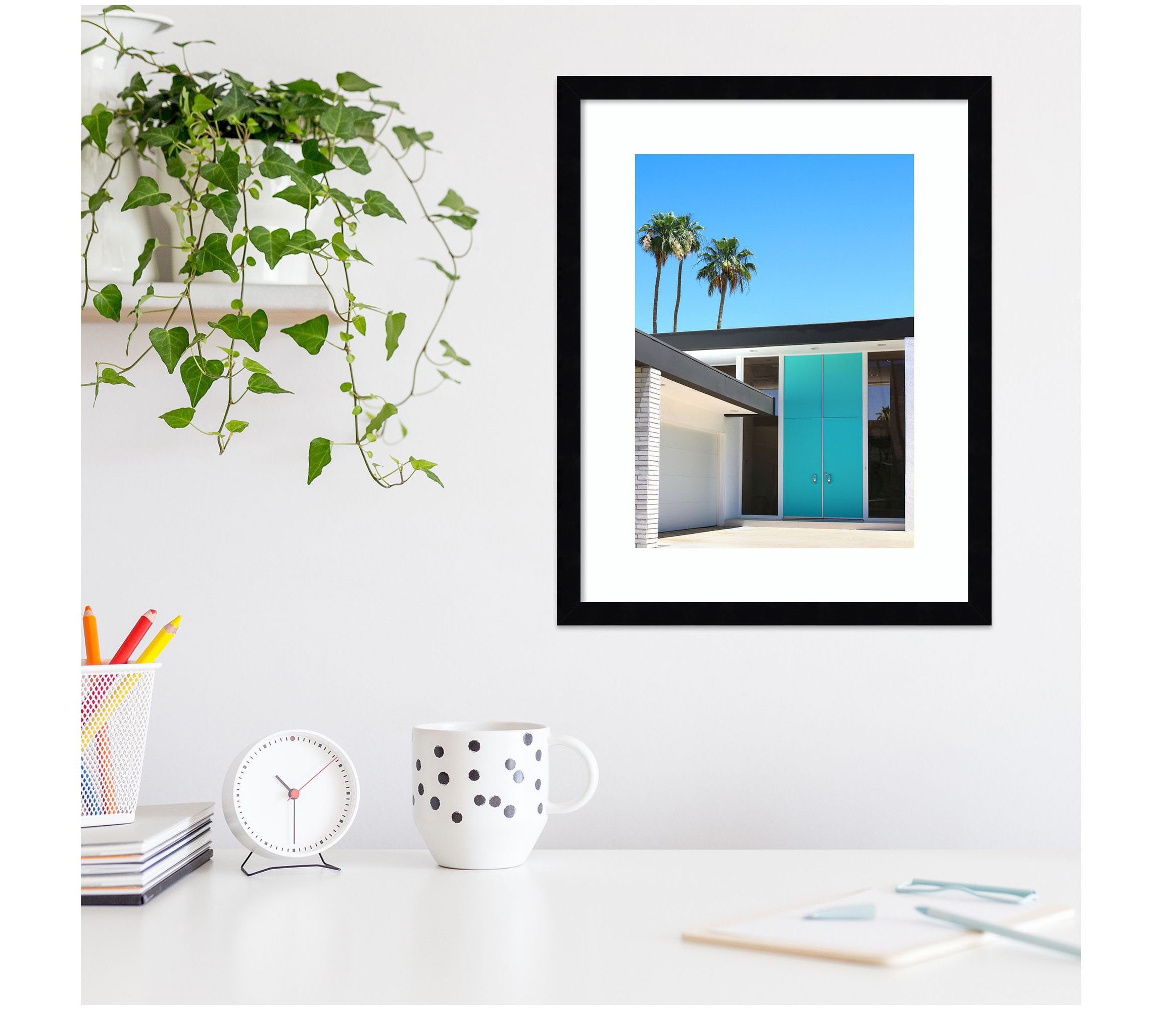 Palm Springs King Framed Wall Art Print