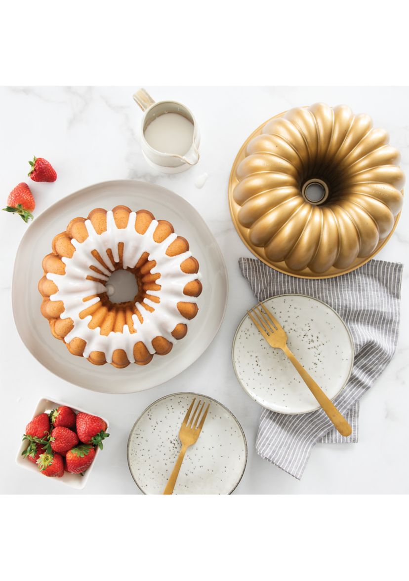 10 Cup Bundt Pan