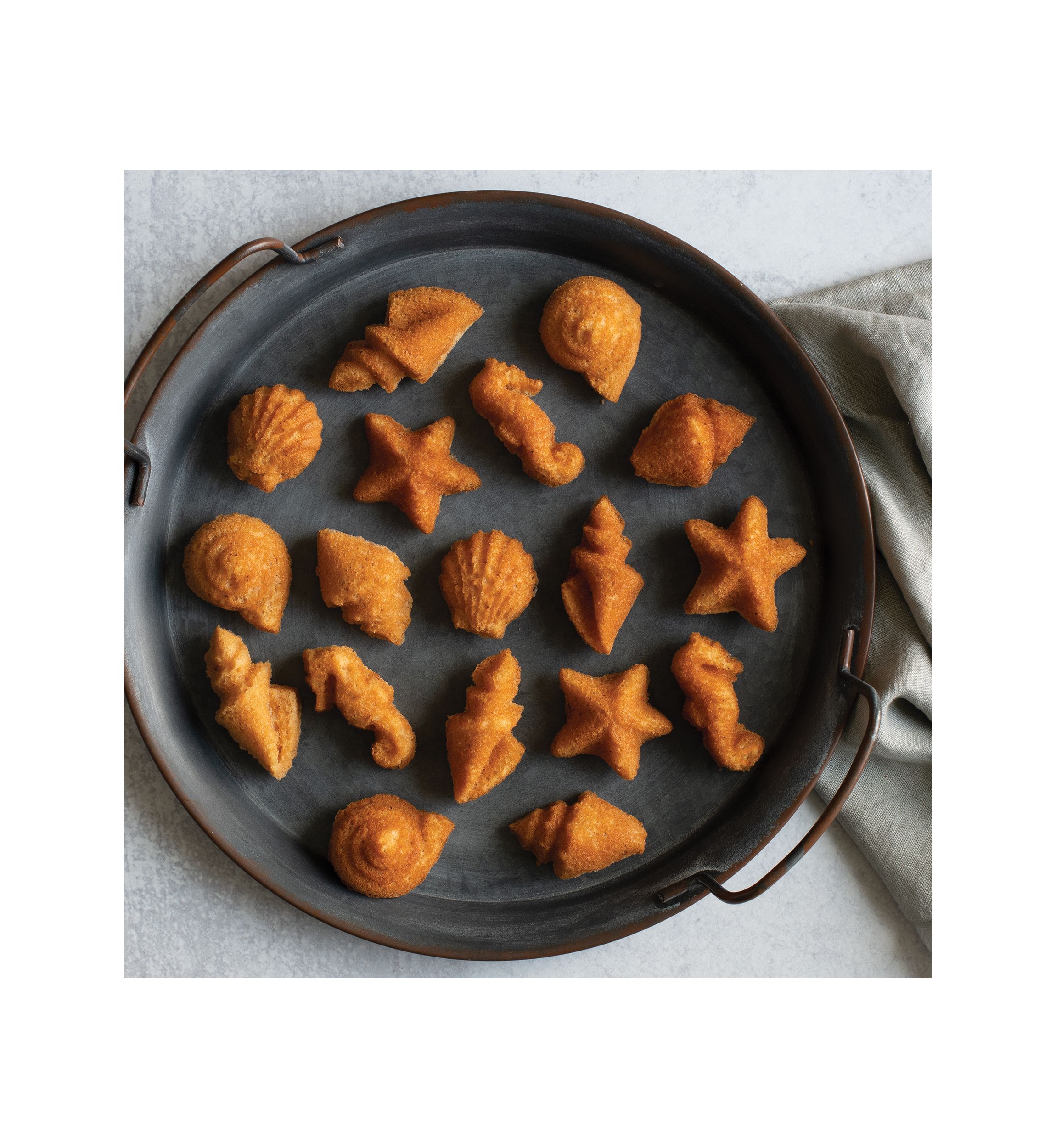 調理道具/製菓道具 Nordic Ware Sea Shell Teacakes Pan Nordic Ware 1.5 Cup Seashell Cakelet Pan | Belk