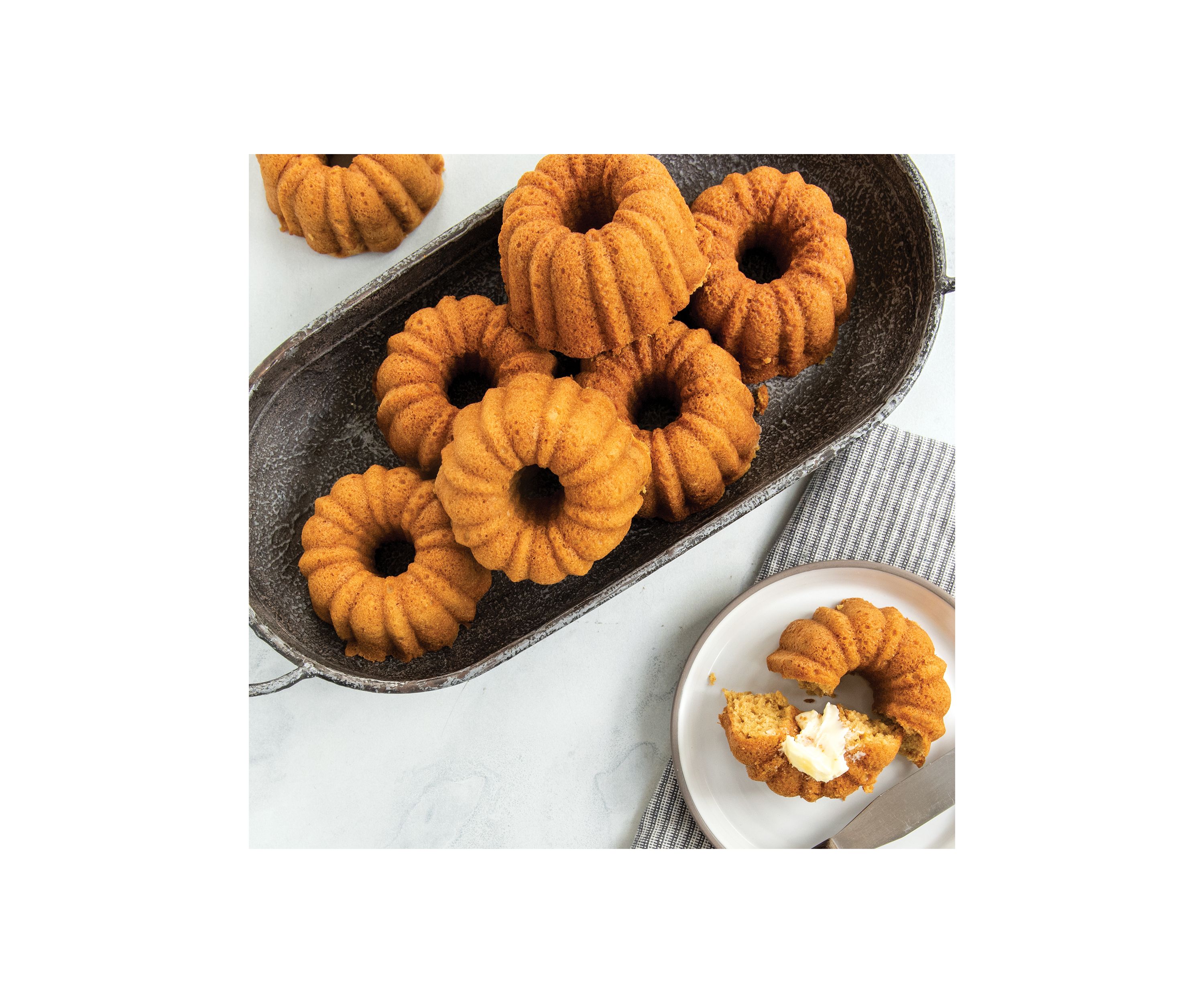 4.5 Cup Anniversary Bundtlette Pan