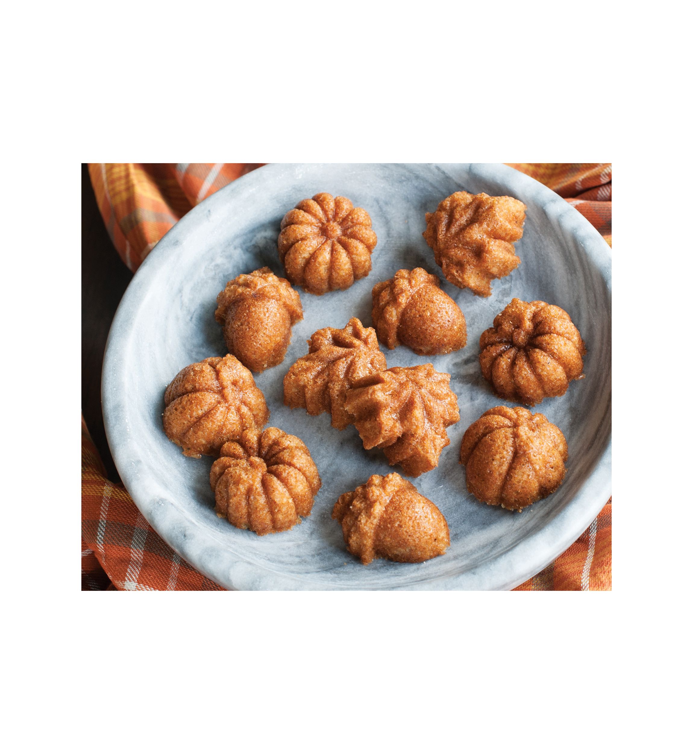 Autumn Delights Cakelet Pan