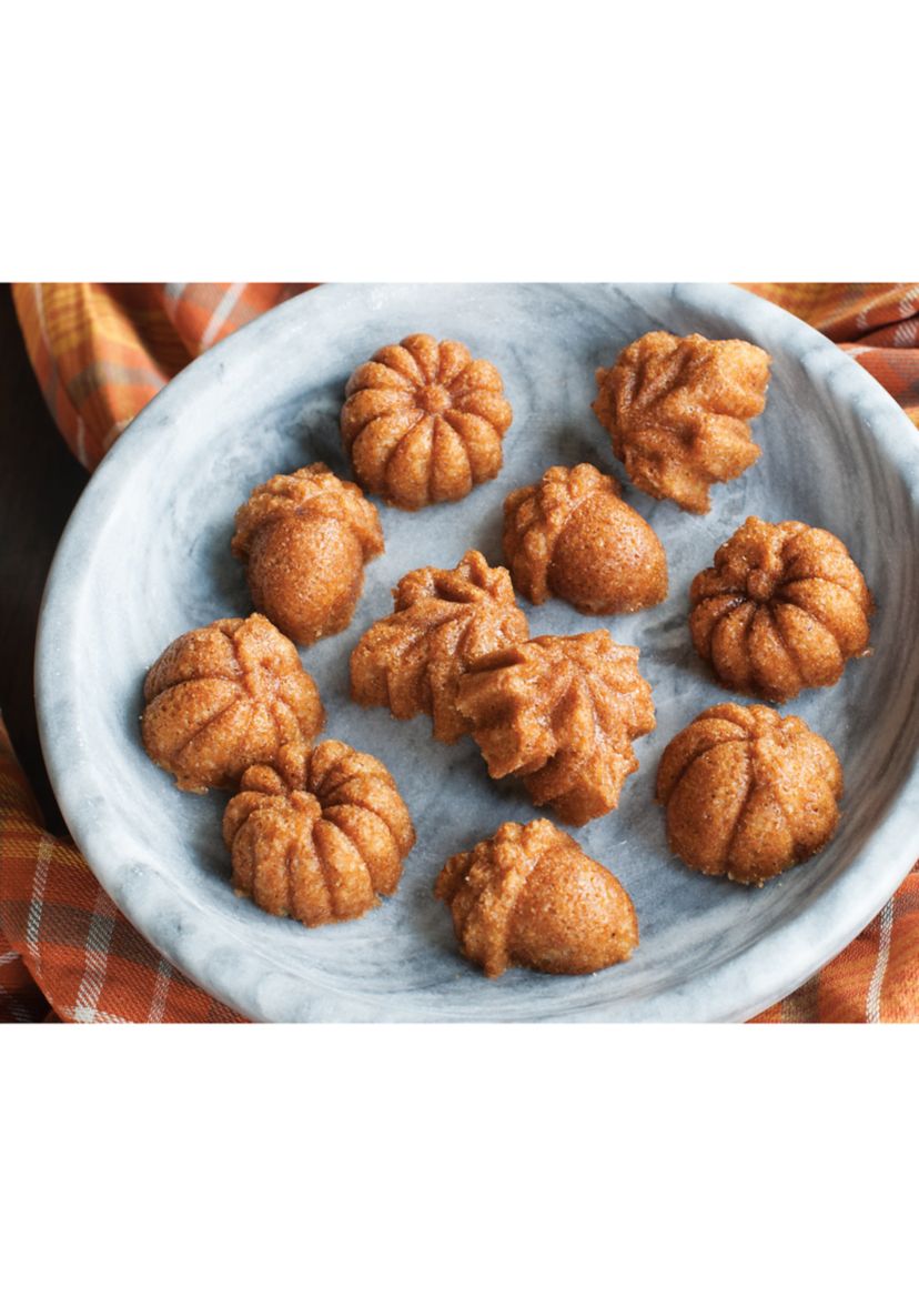 Autumn Delights Cakelet Pan