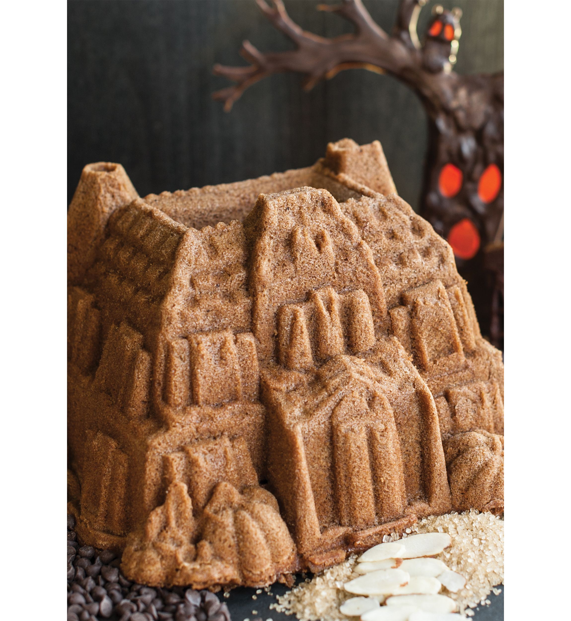 Haunted Manor Bundt Pan