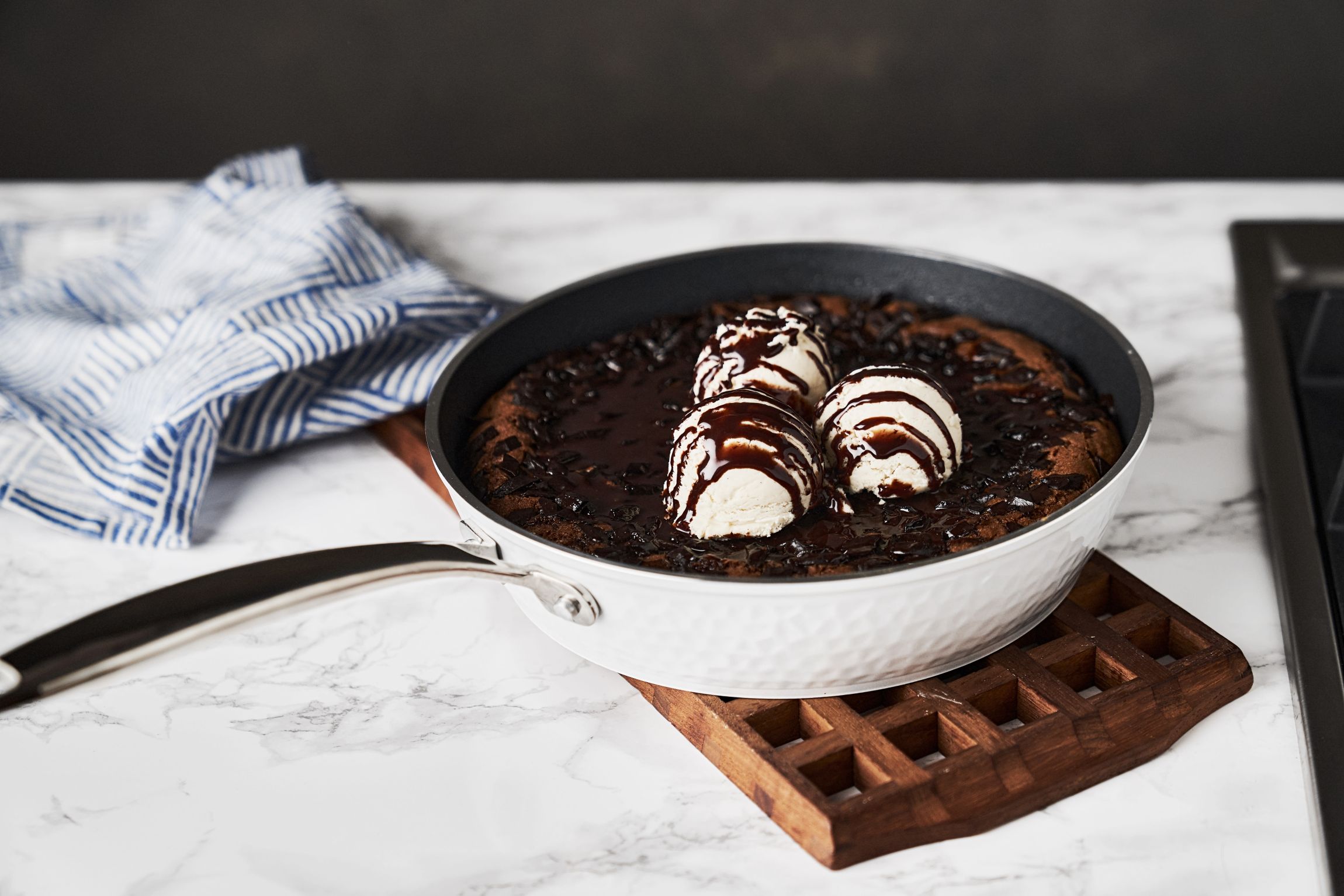 10-inch Hammered Fry Pan with Glass Lid