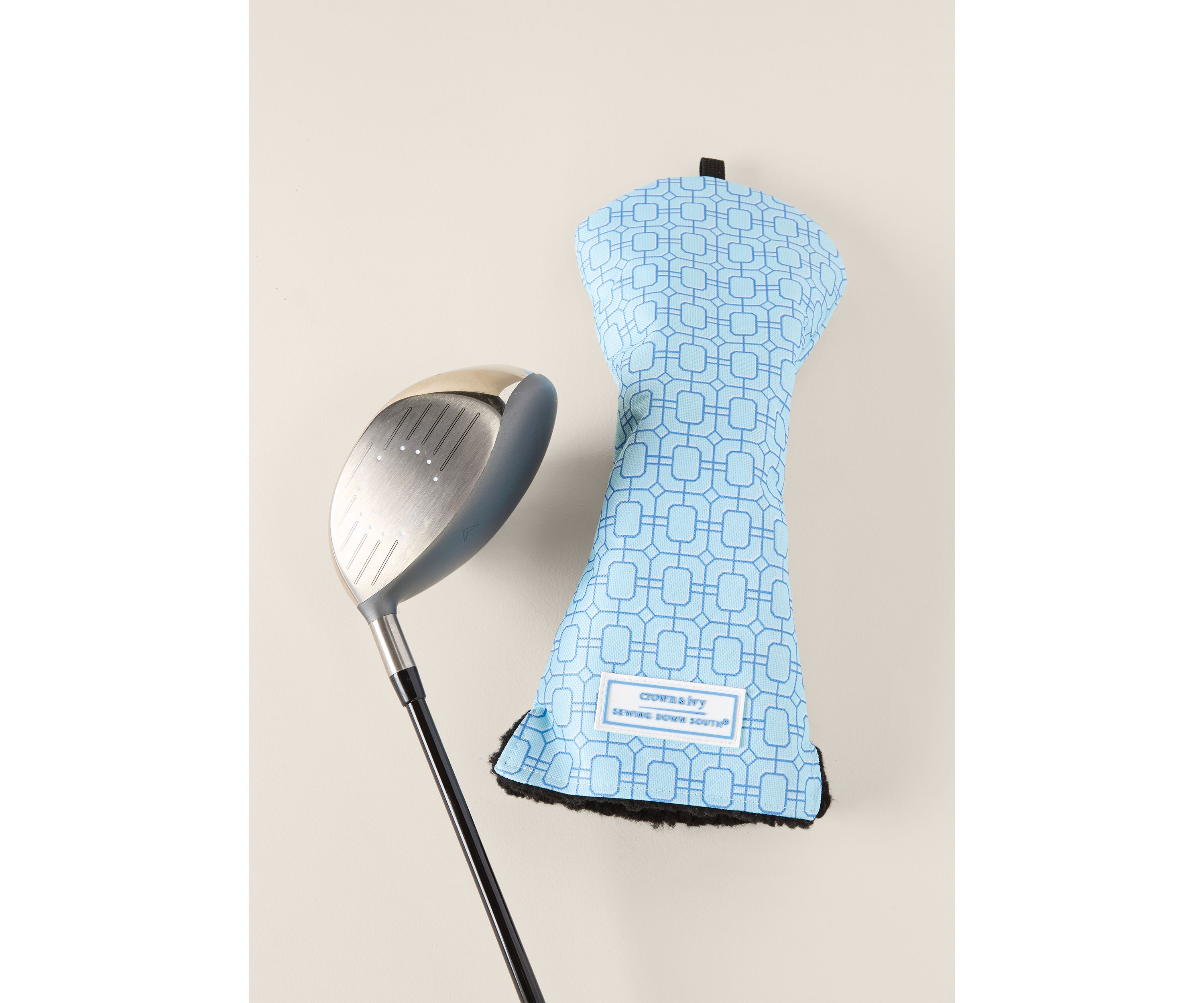 Sewing Down South x Crown & Ivy™ Wild Dunes Golf Club Cover