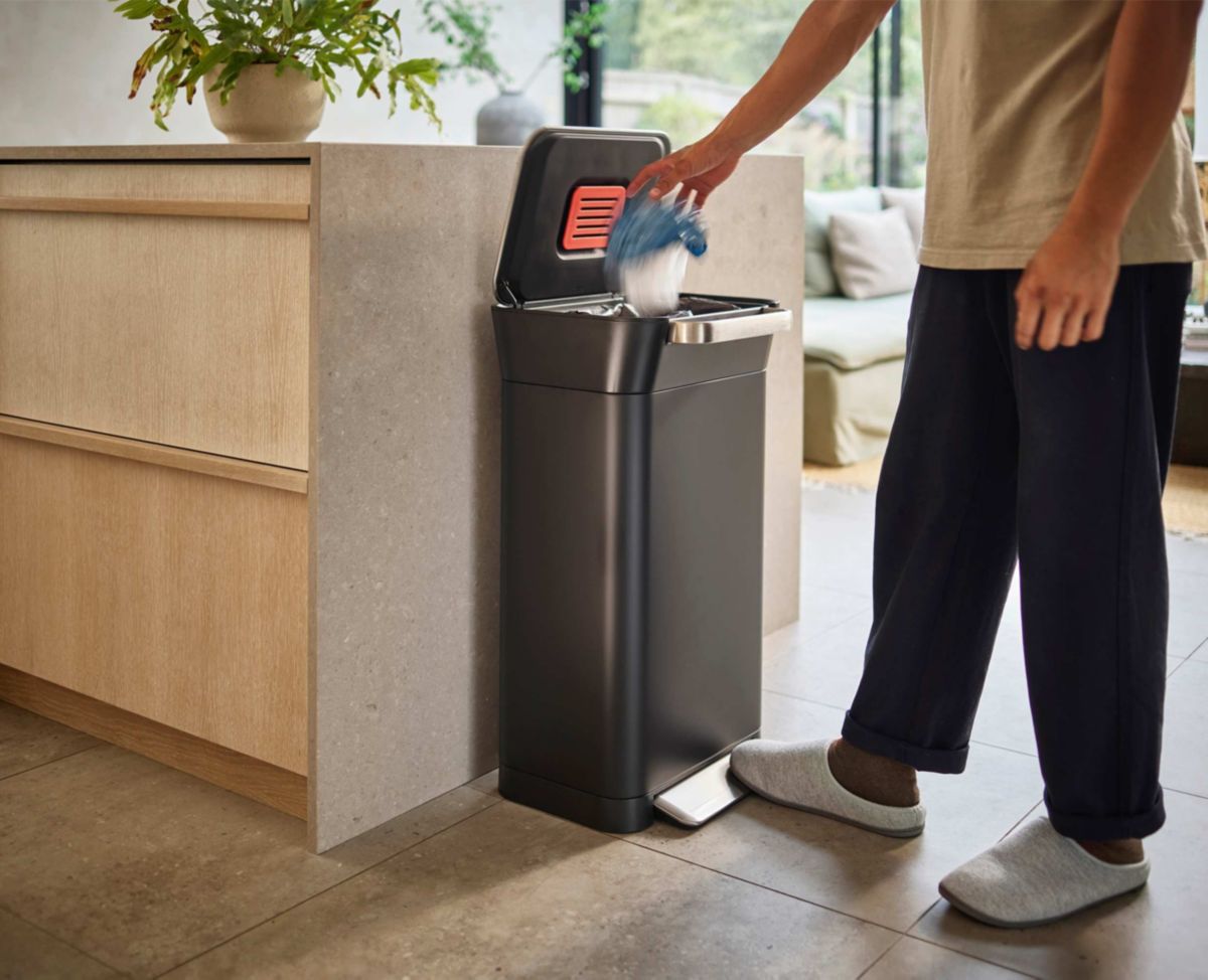 Titan 30L Trash Compactor Can Black