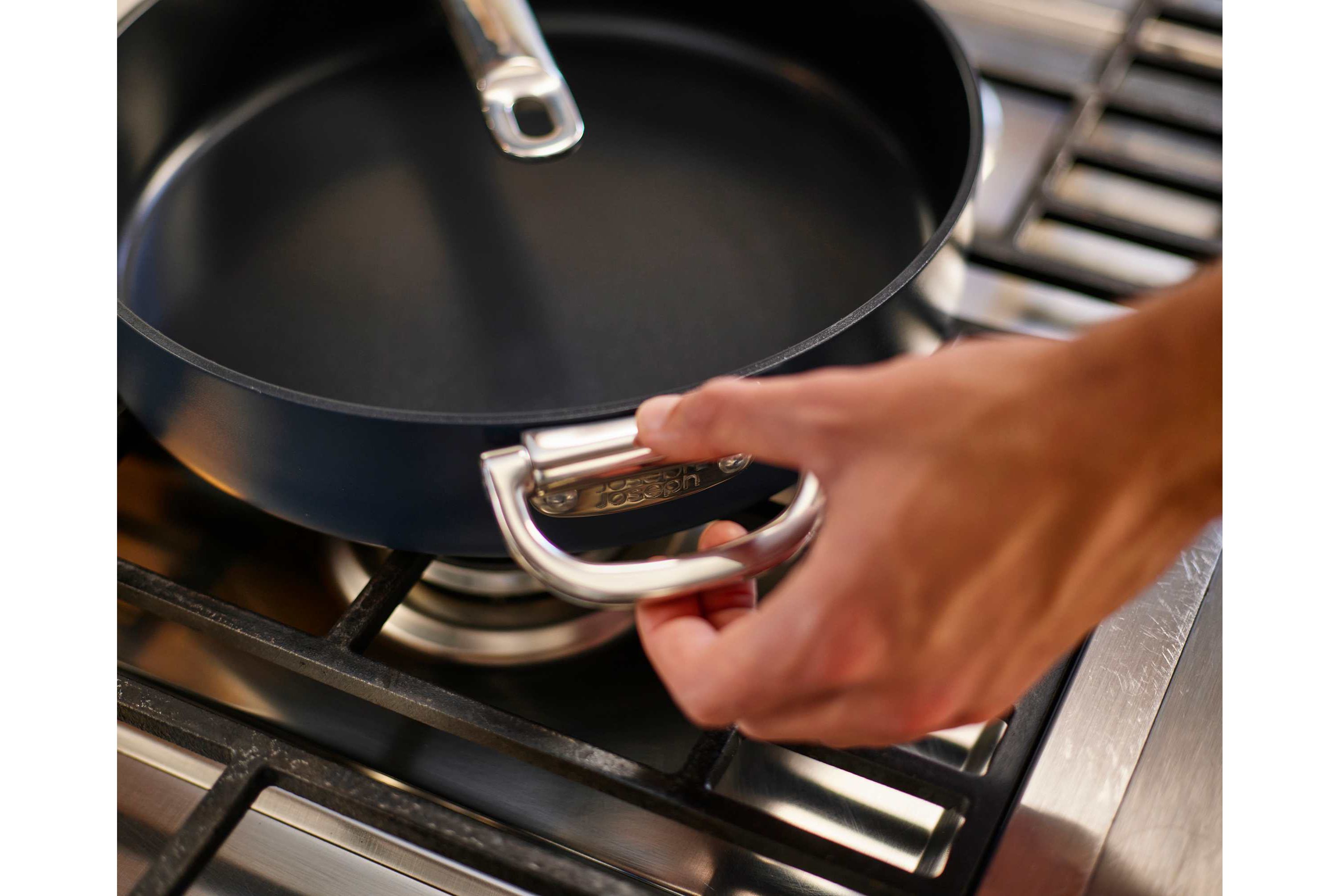 Space 12" ceramic non-stick frying pan with Folding Handle