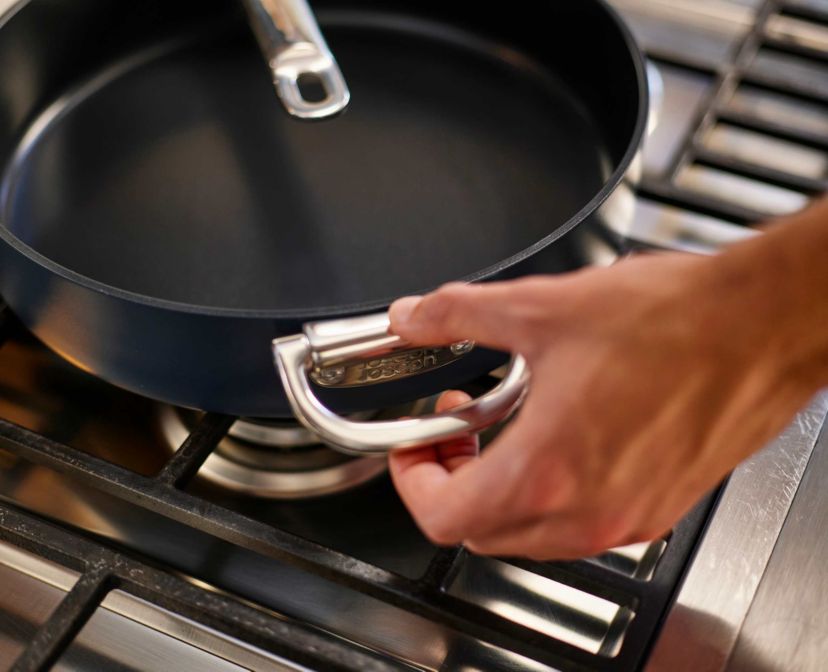Space 12" ceramic non-stick frying pan with Folding Handle