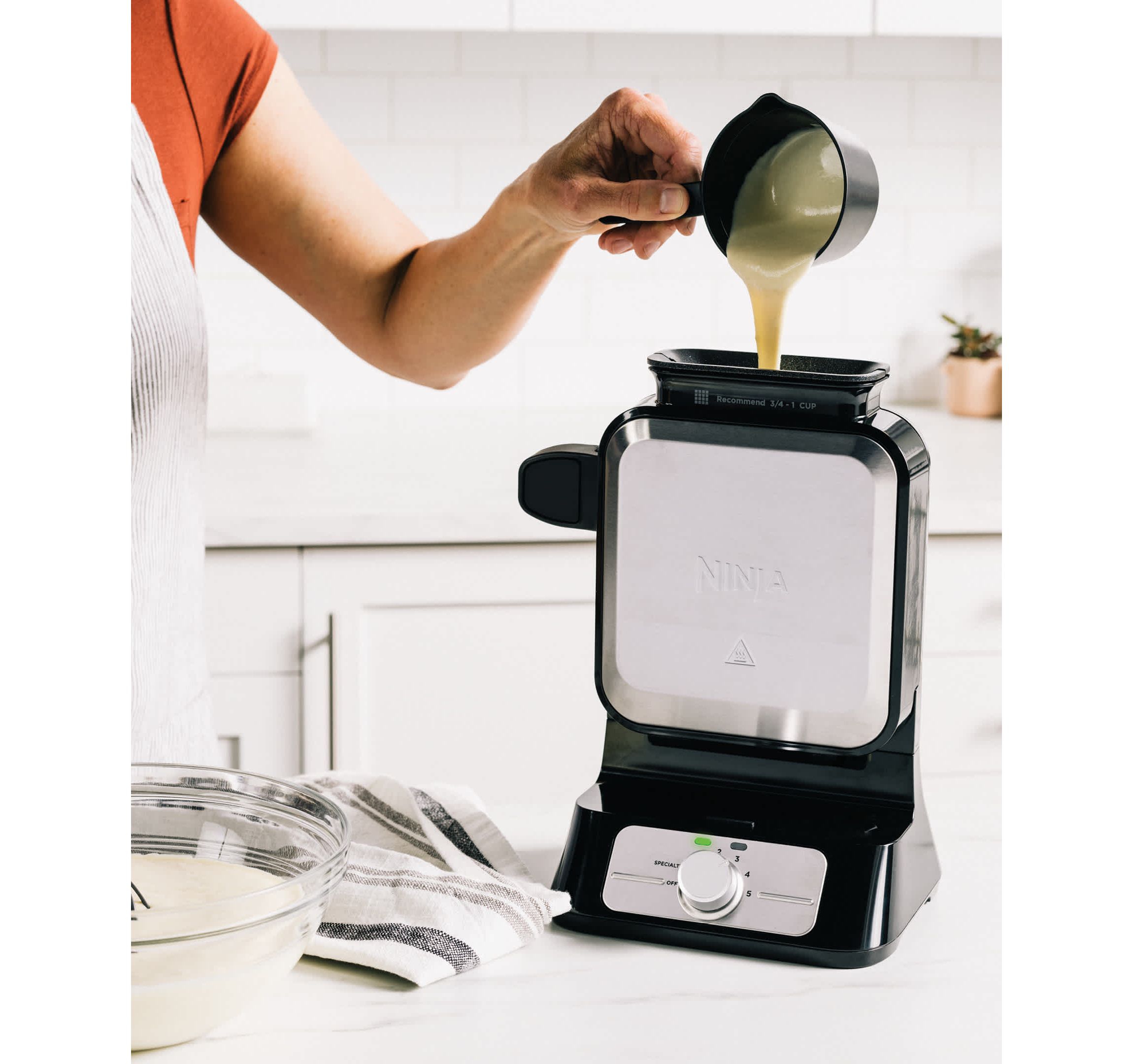 Belgian Waffle Maker PRO