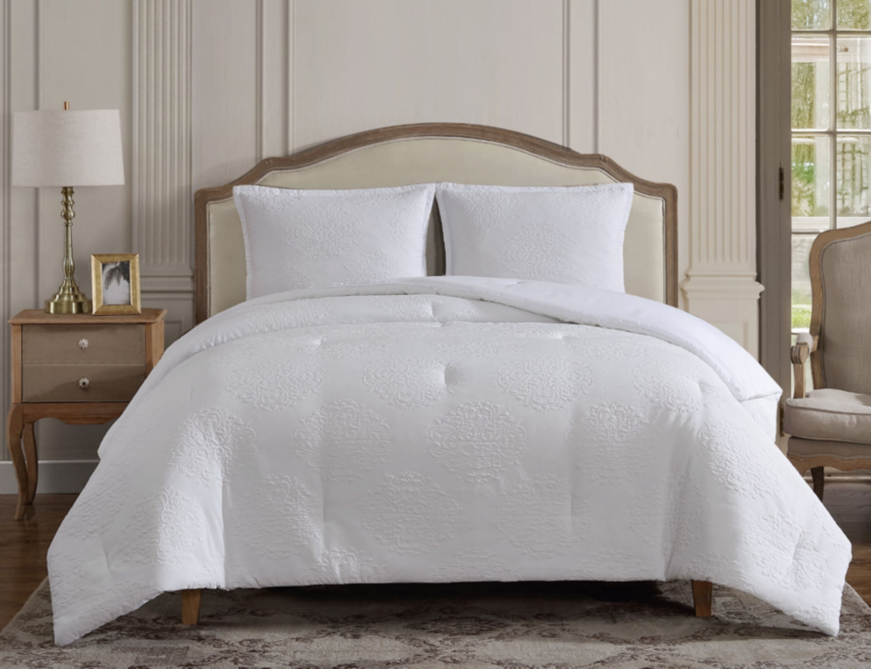 Highclere Castle Newbury Damask 3 piece Comforter + Sham Set