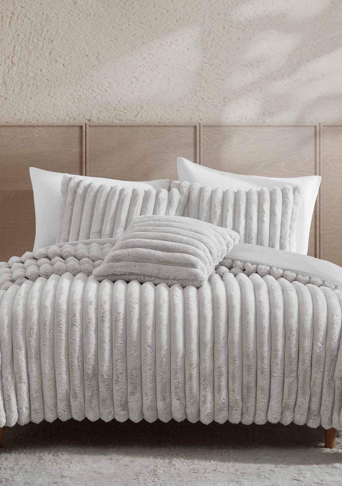 Riverbrook Home Everett Collection
