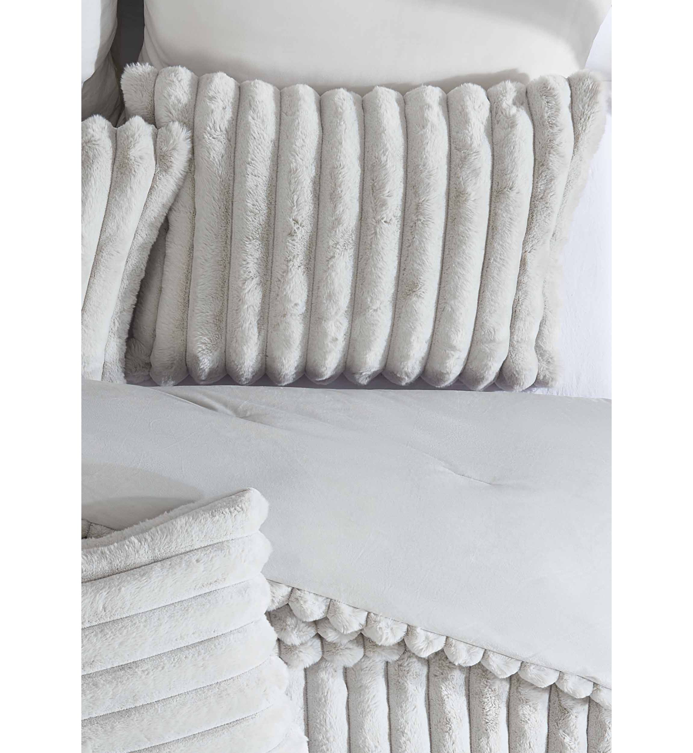 Riverbrook Home Everett Collection