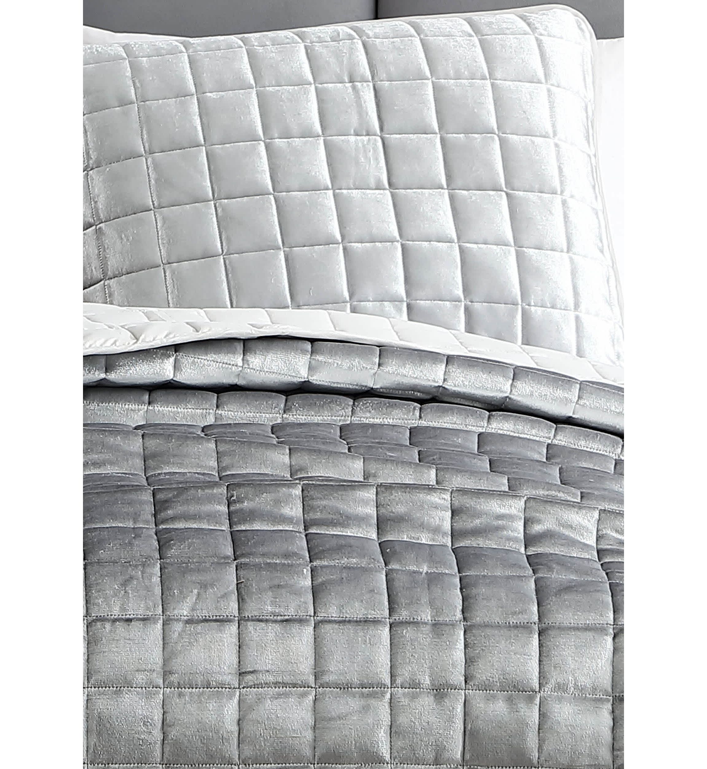 Riverbrook Home Lyndon Collection
