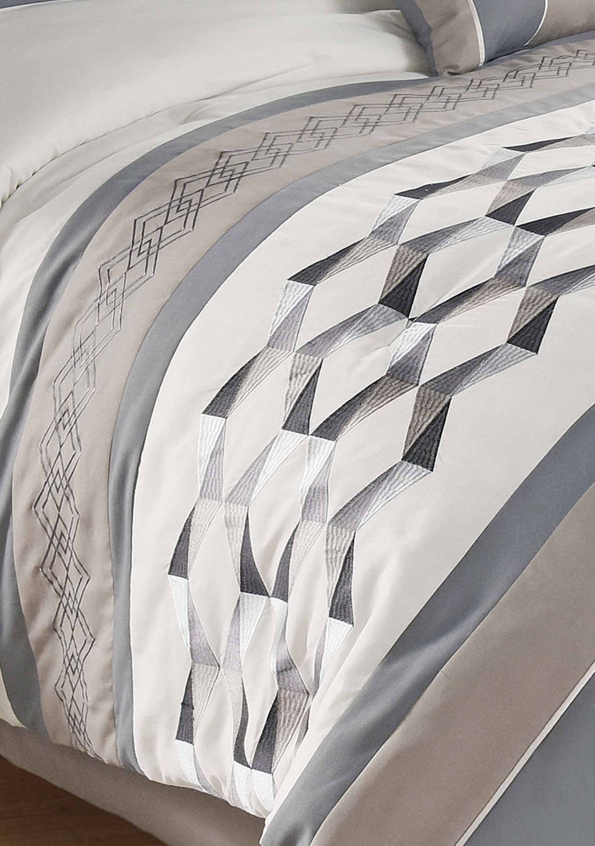 Riverbrook Home Beren Collection