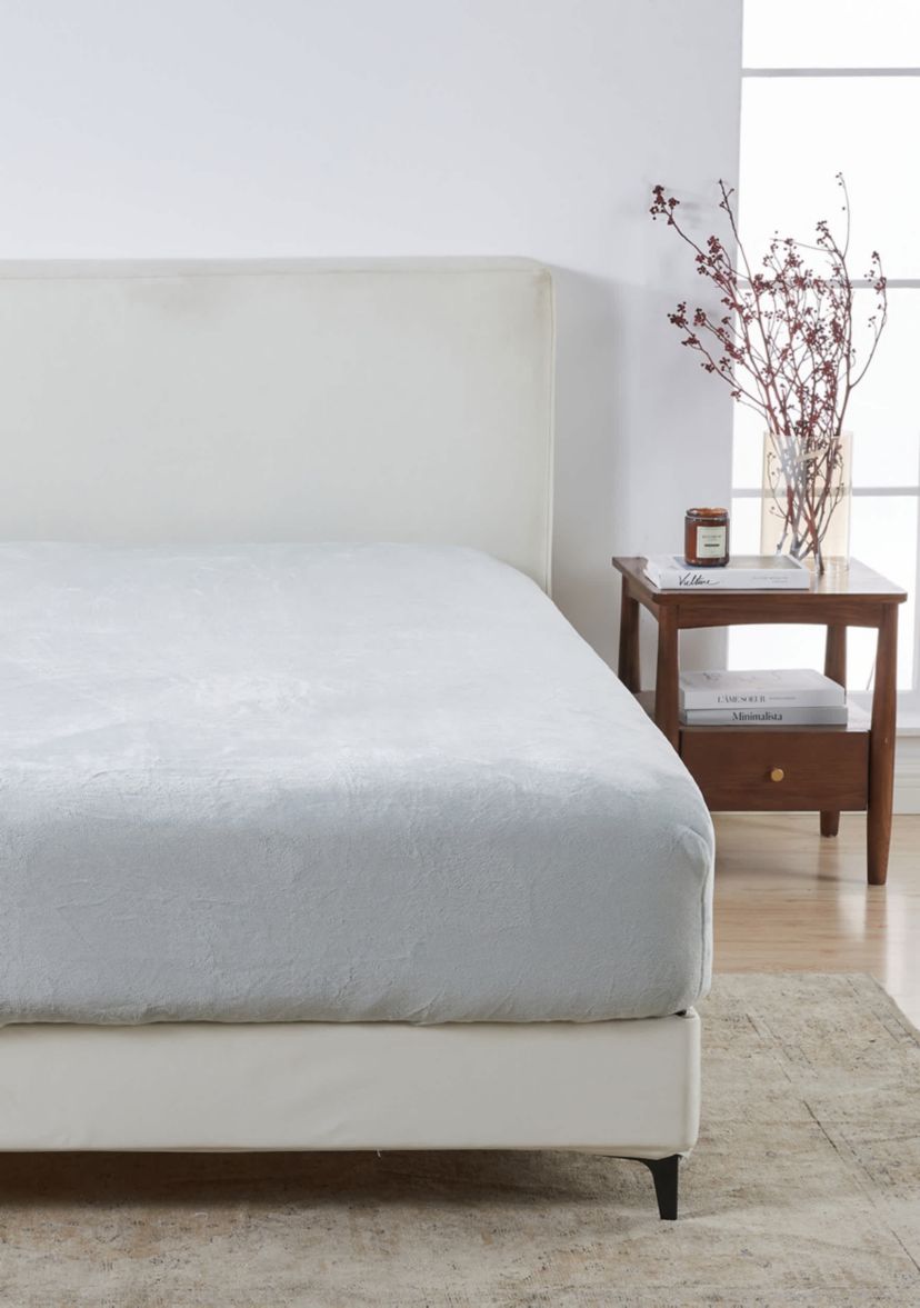 Ultra Soft Velvet Plush 1 Piece Fitted Sheet