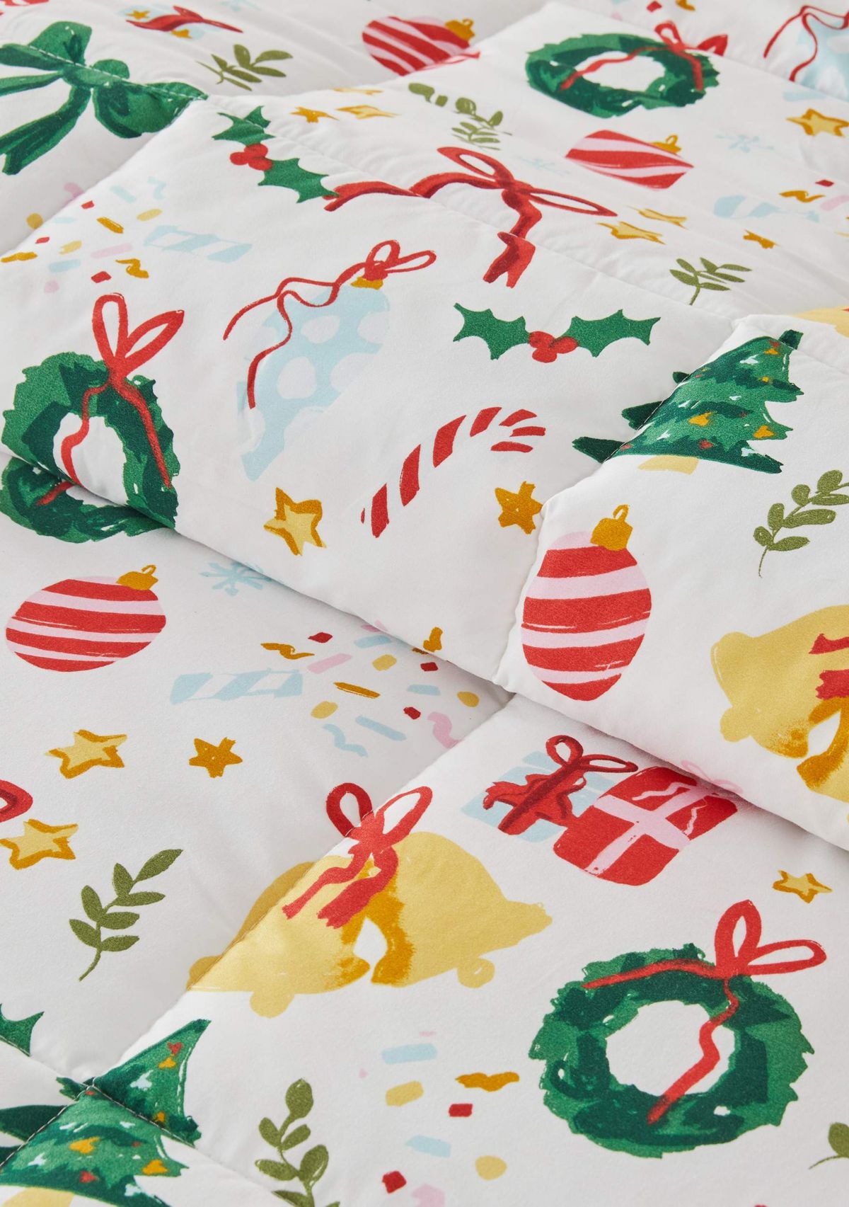 Holiday Down Alternative Comforter Set with Shams