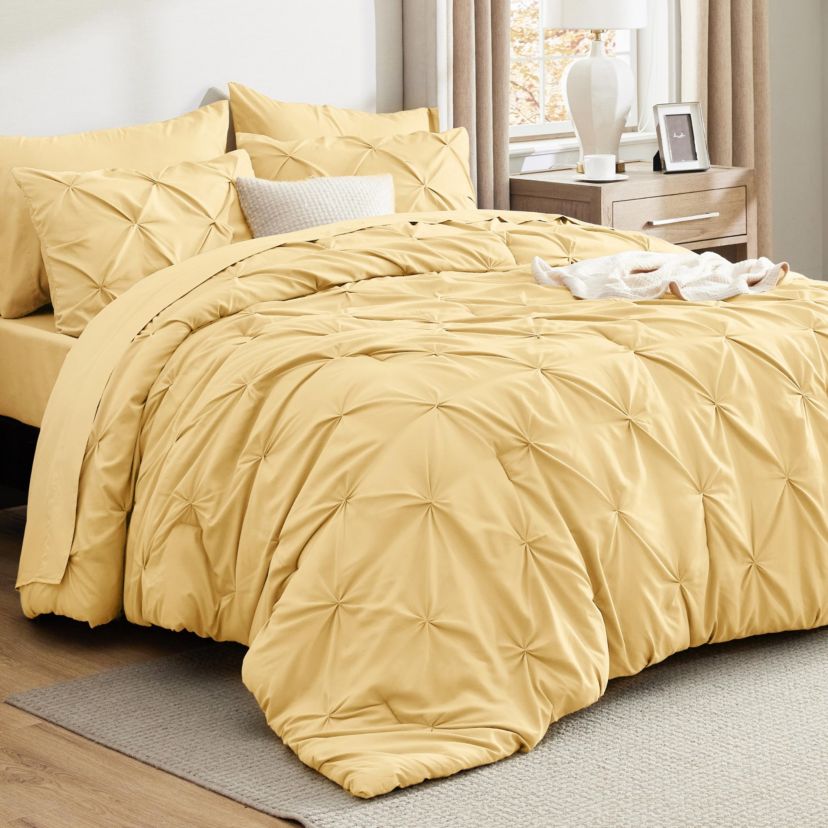 7 Piece GentleSoft™ Pintuck Comforter Bed in Bag Set