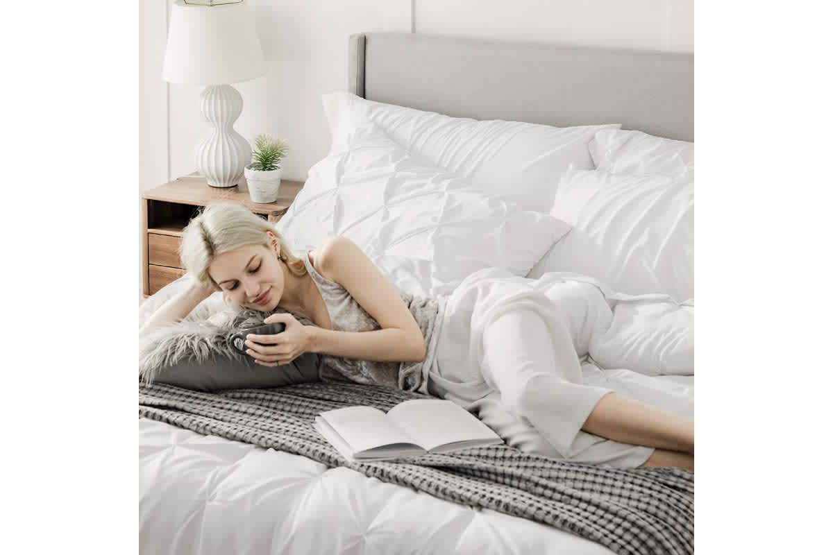 7 Piece GentleSoft™ Pintuck Comforter Bed in Bag Set