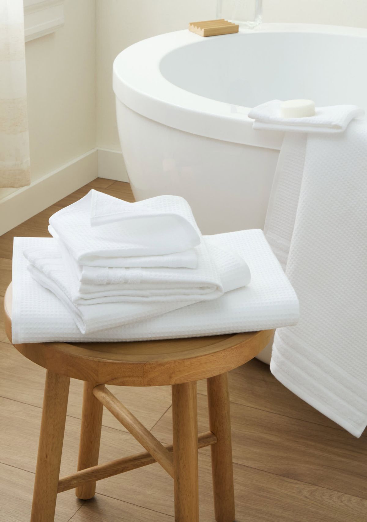 TOWN & COUNTRY LIVING 6-Piece Assorted Waffle Woven Terry Stripe White Bath Set