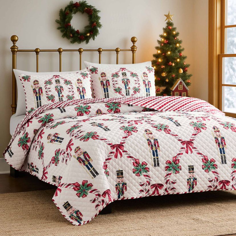 Nutcracker Full/Queen Quilt Set