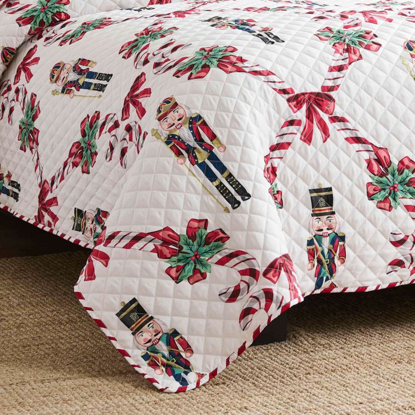 Nutcracker Full/Queen Quilt Set