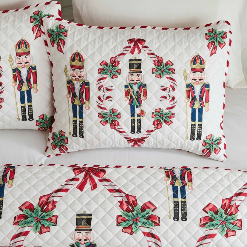 Nutcracker Full/Queen Quilt Set