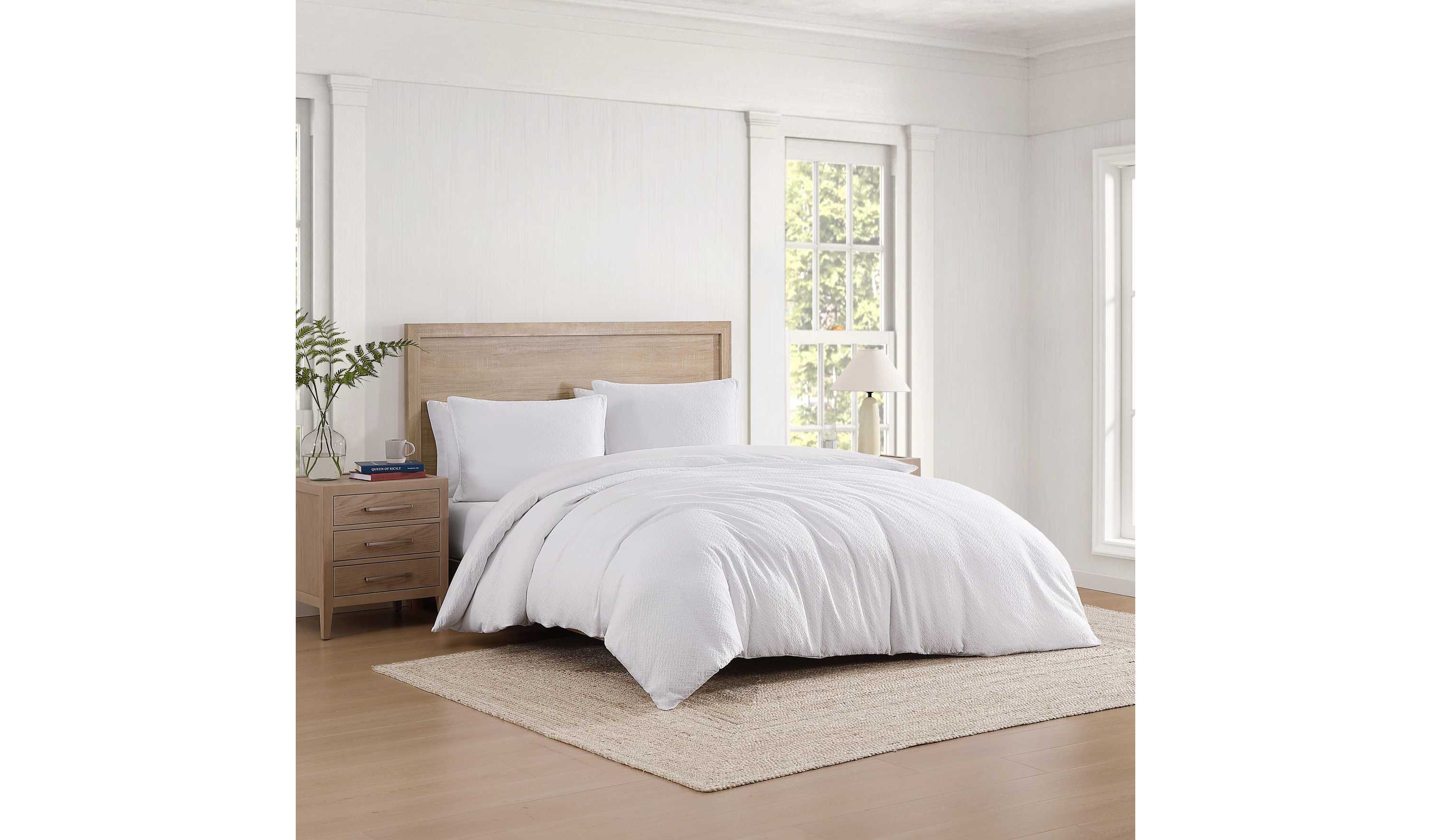 Monogram Matelasse Cotton Comforter Set