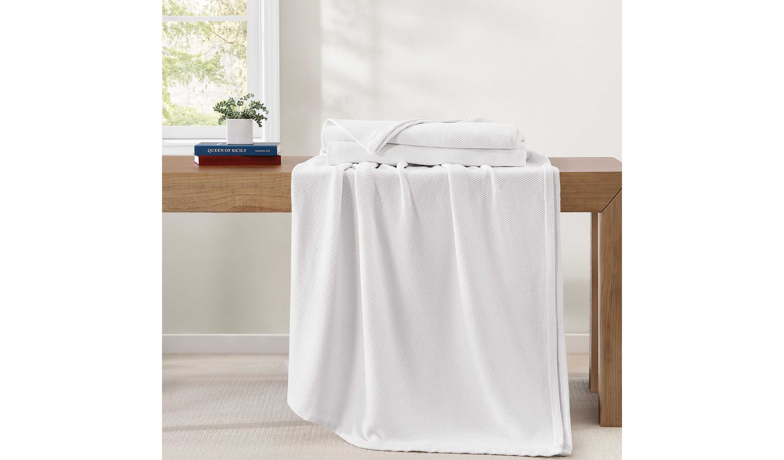 Solid Pique Cotton Blanket