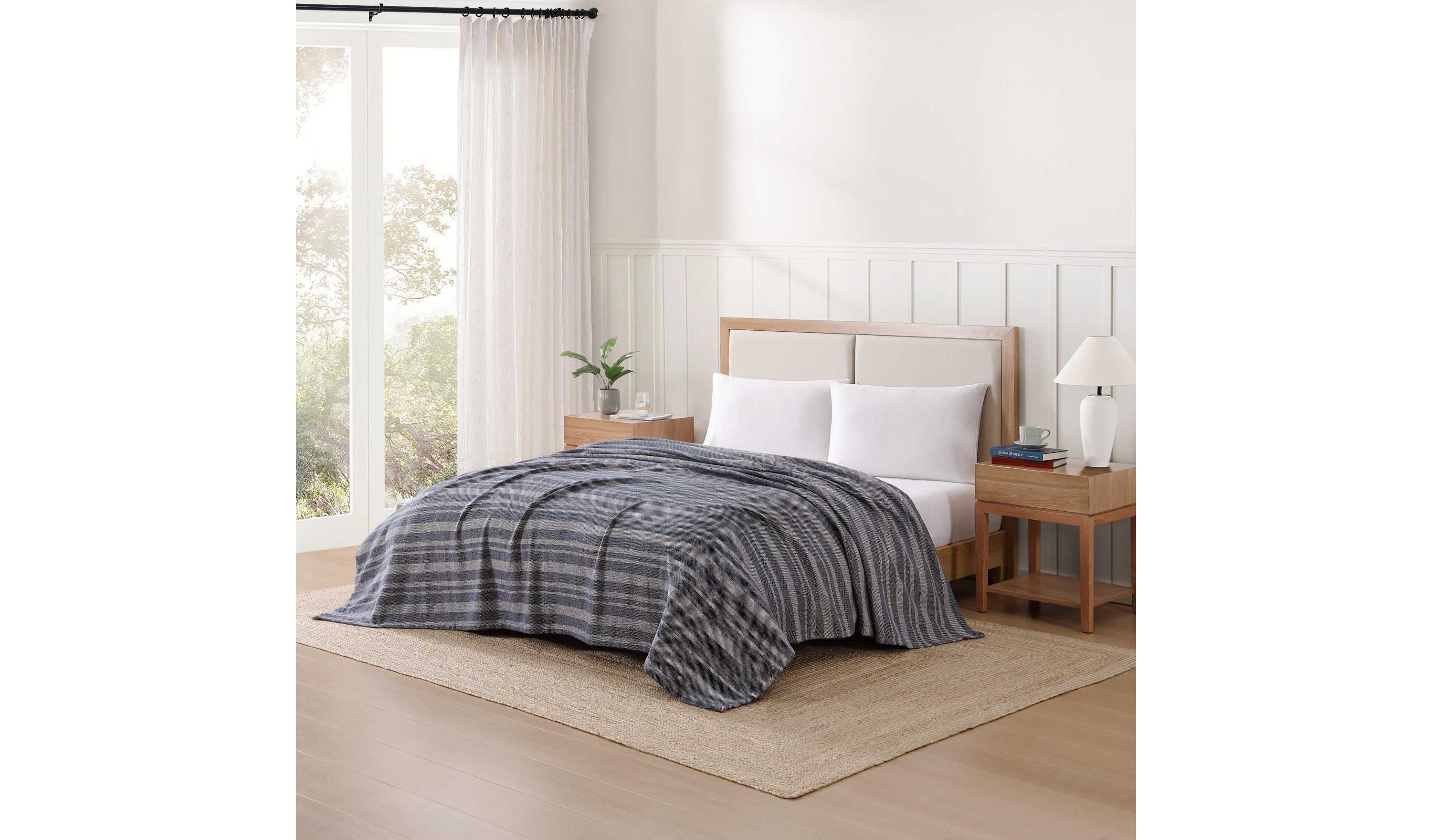 Harbor Stripe Cotton Blanket