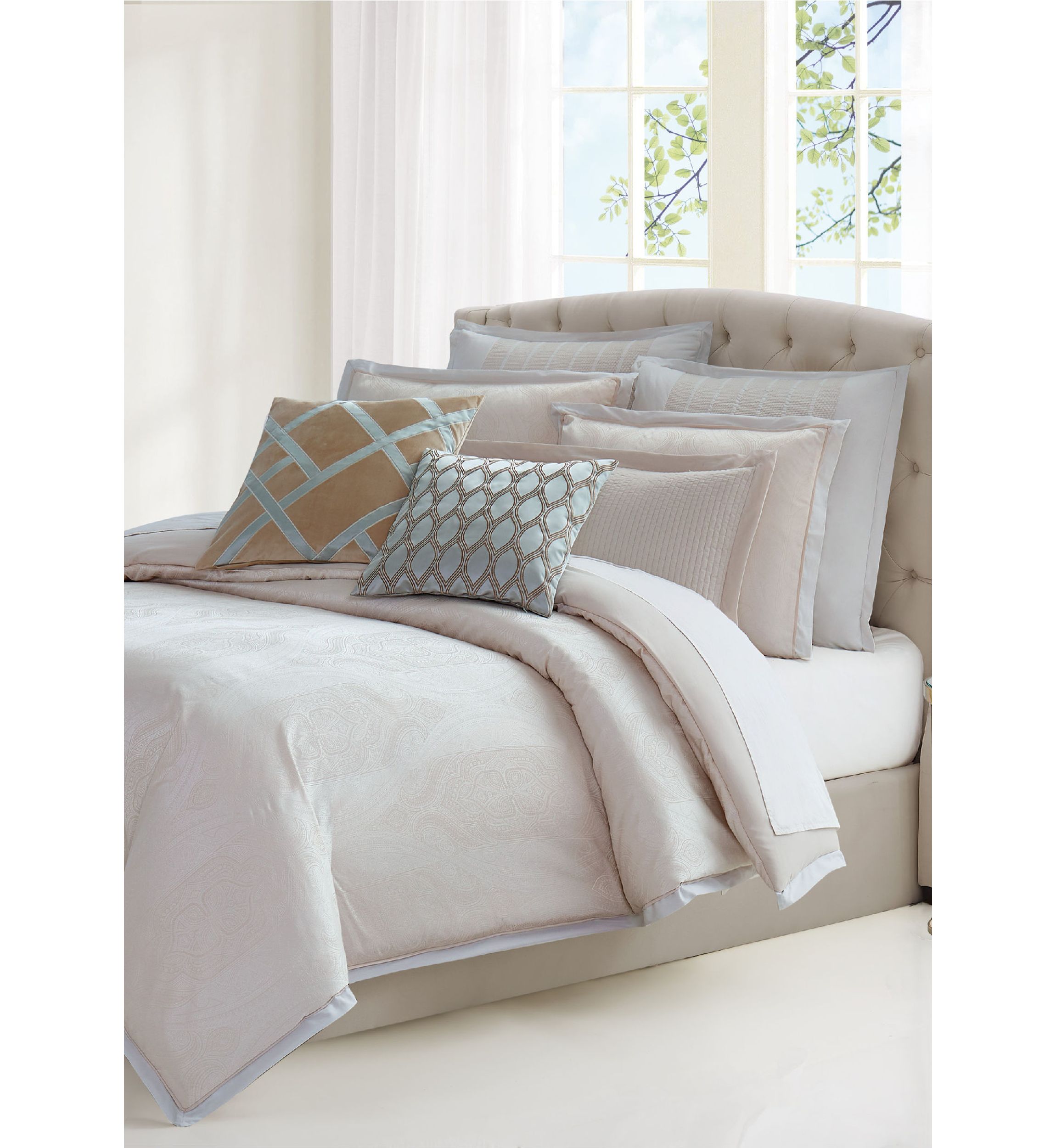 Tristano Comforter Set