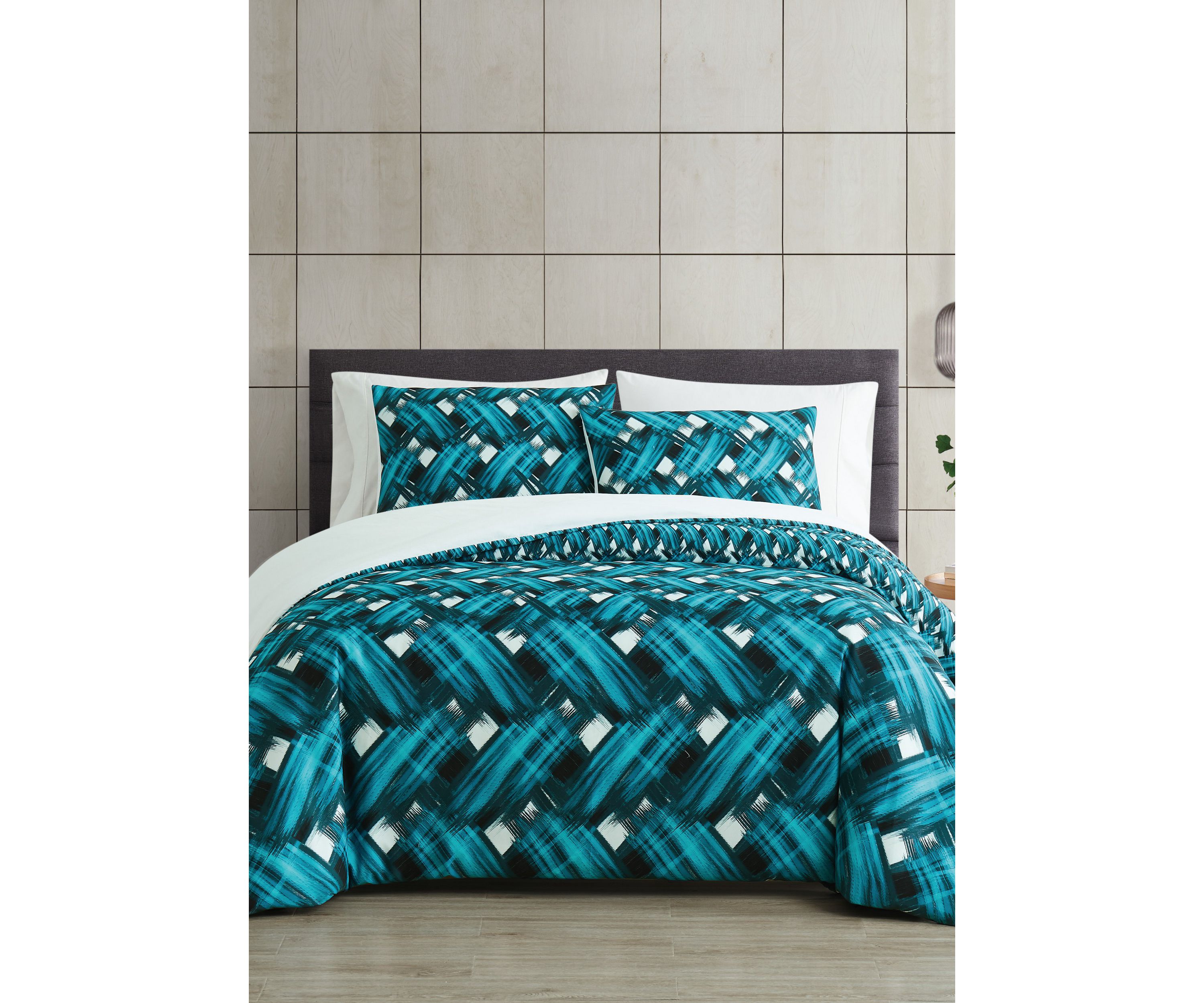 Ada Comforter Set