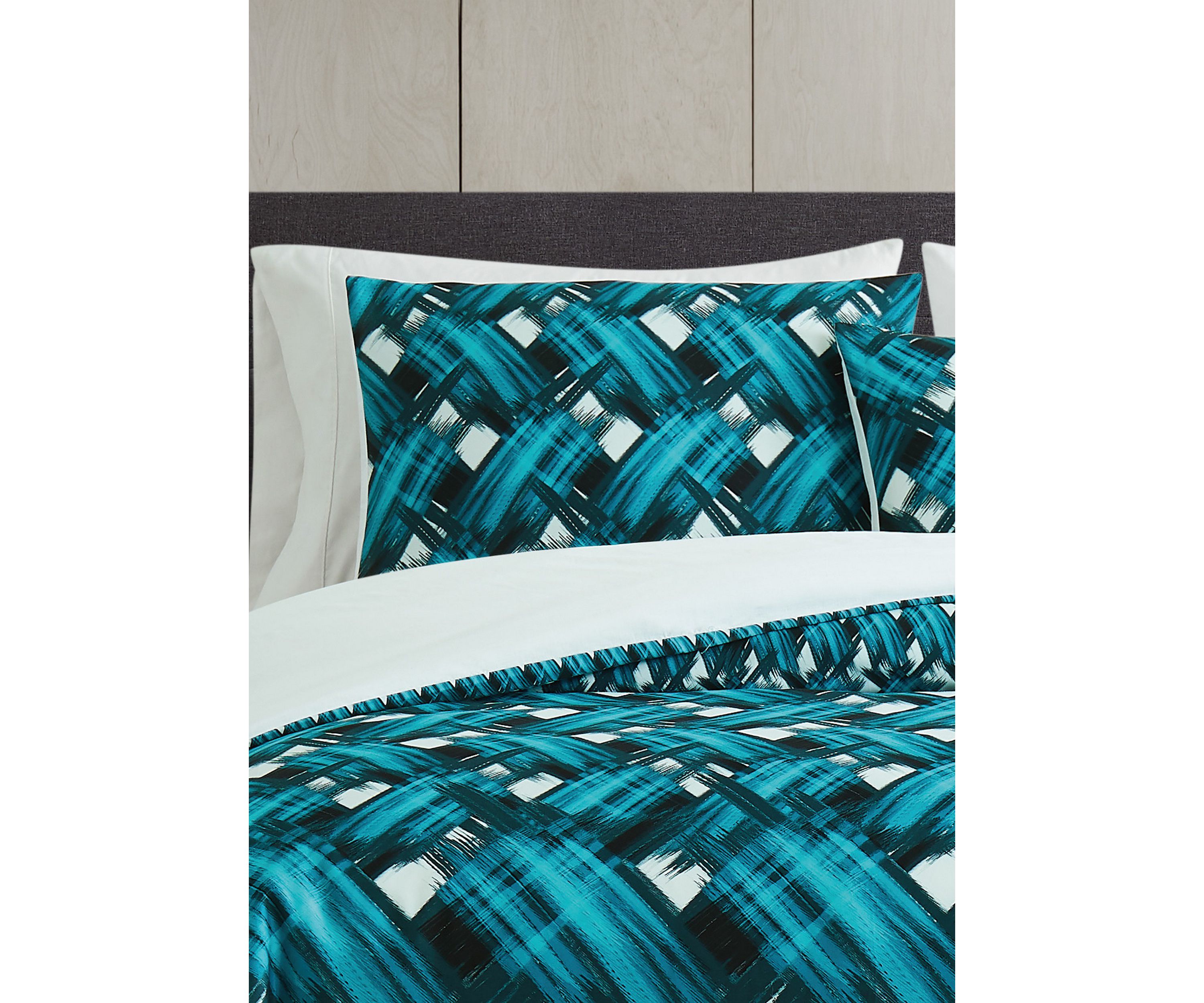 Ada Comforter Set