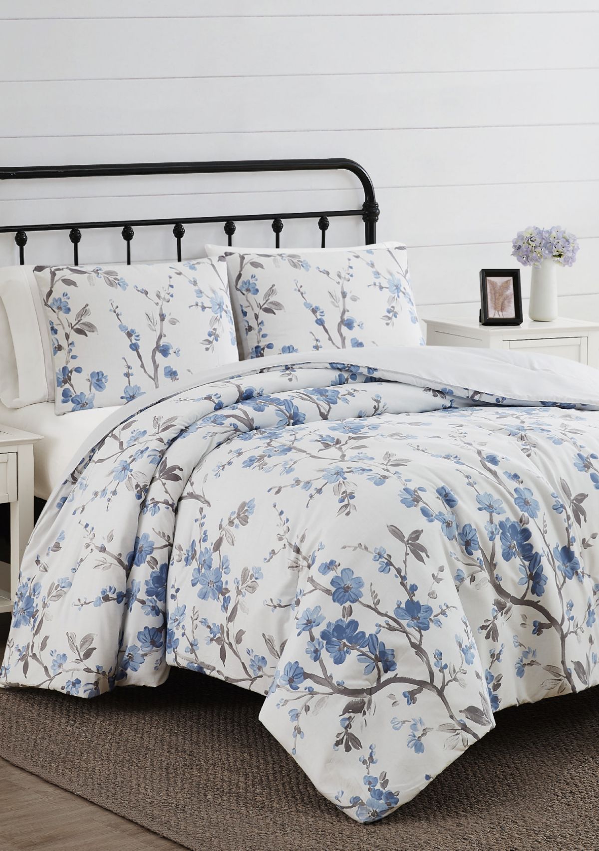 Kasumi Floral Comforter Set