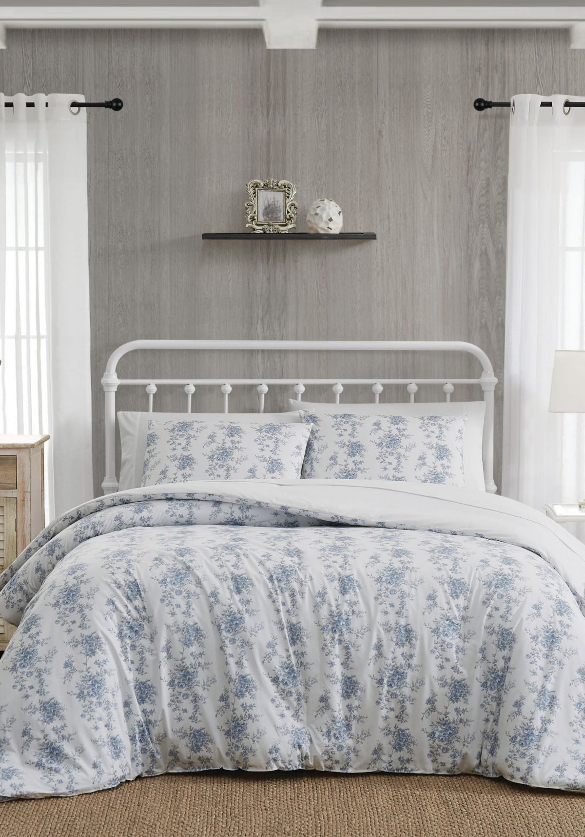 The Farmhouse by Rachel Ashwell British Rose King 3 Piece Comforter Set