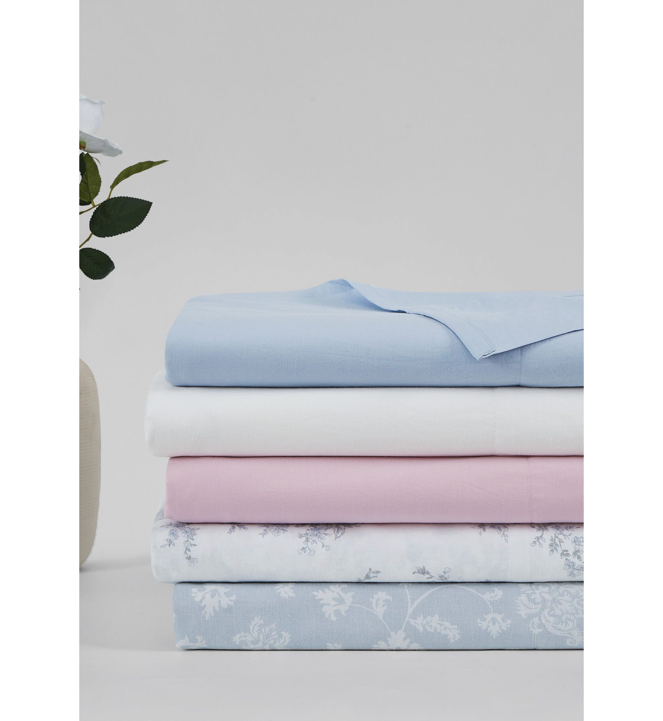 The Farmhouse by Rachel Ashwell Washed Cotton White Queen 4 Piece Sheet Set