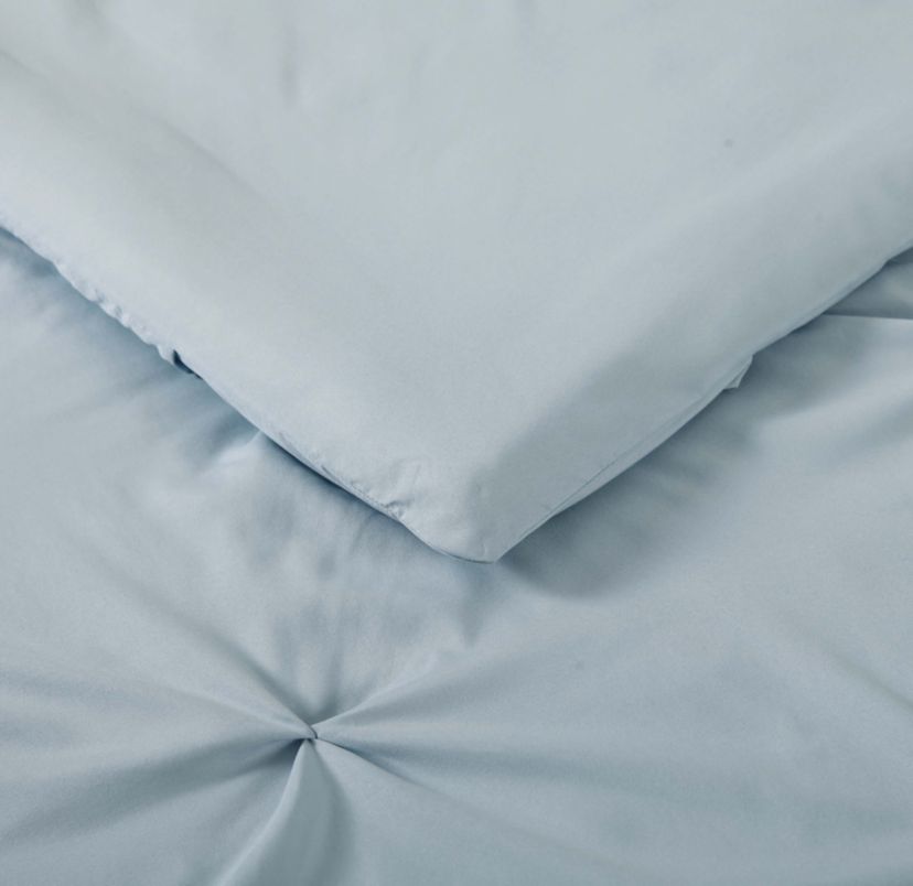 Truly Soft Everyday Pleated 4 Piece Full/Queen Removeable Cover Comforter Set in Ivory