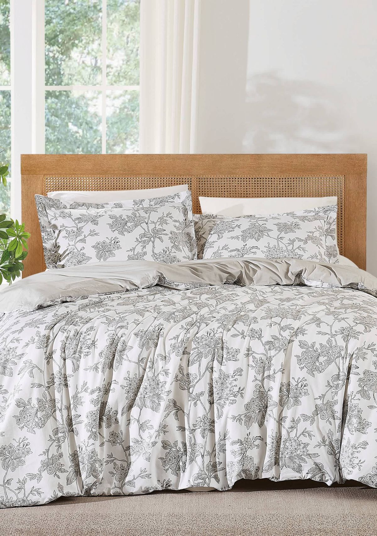 Brooklyn Loom Mila Floral Duvet Set