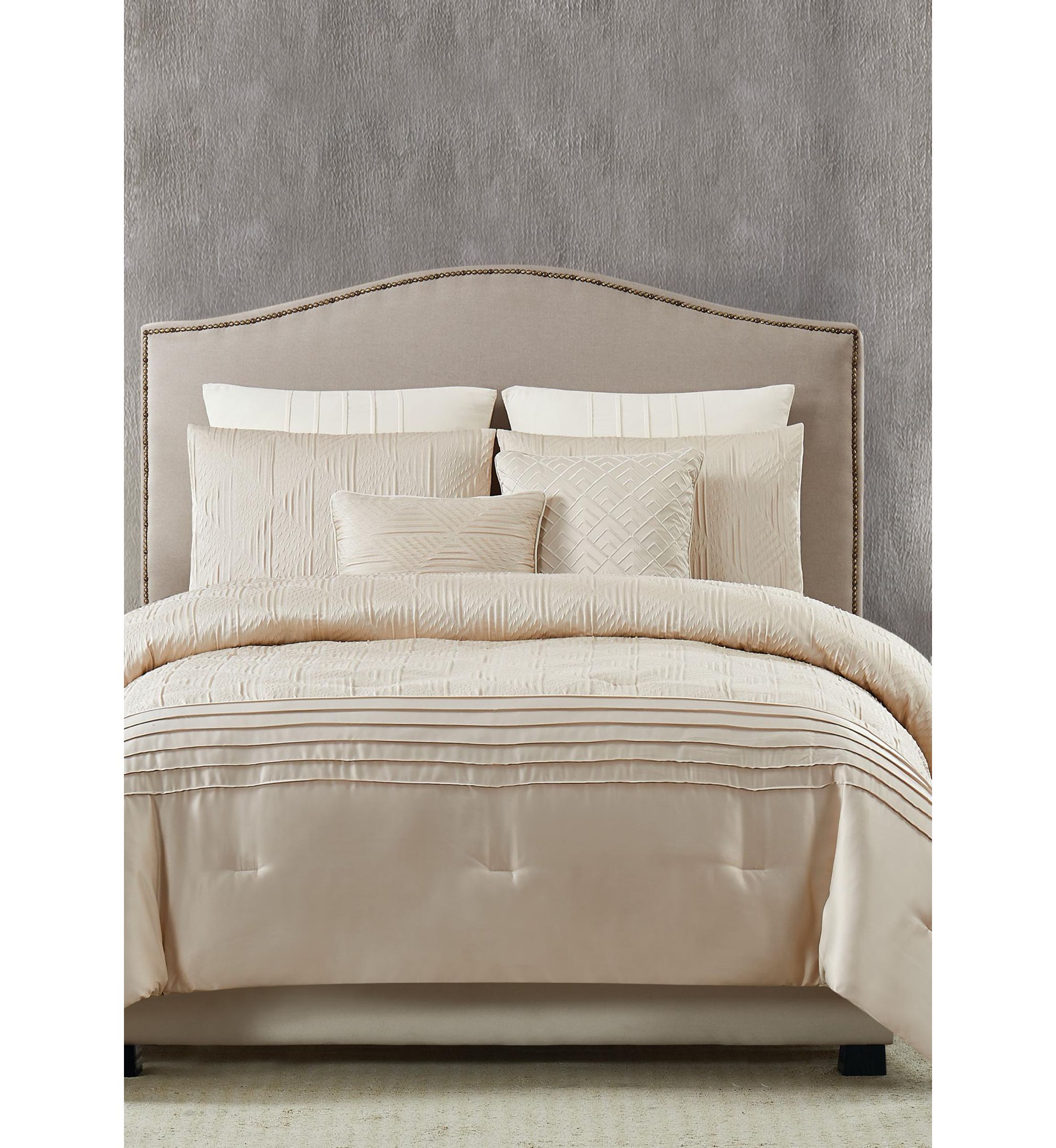 Noelle Comforter Set