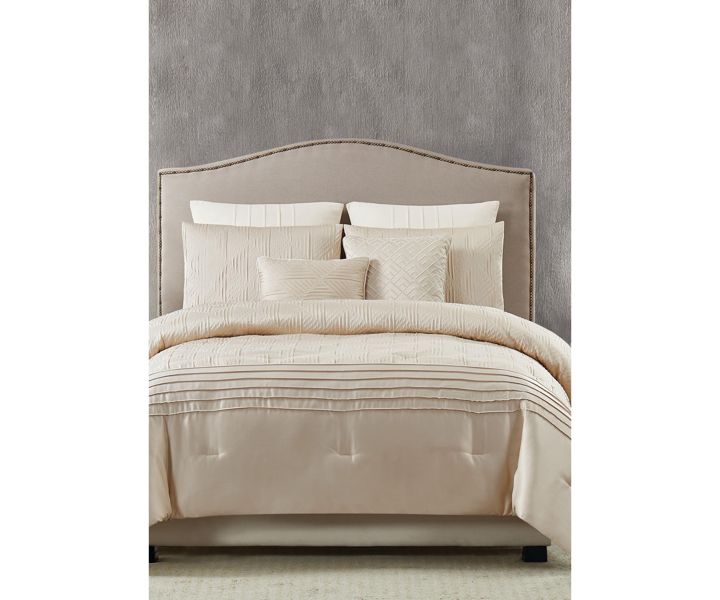 Noelle Comforter Set