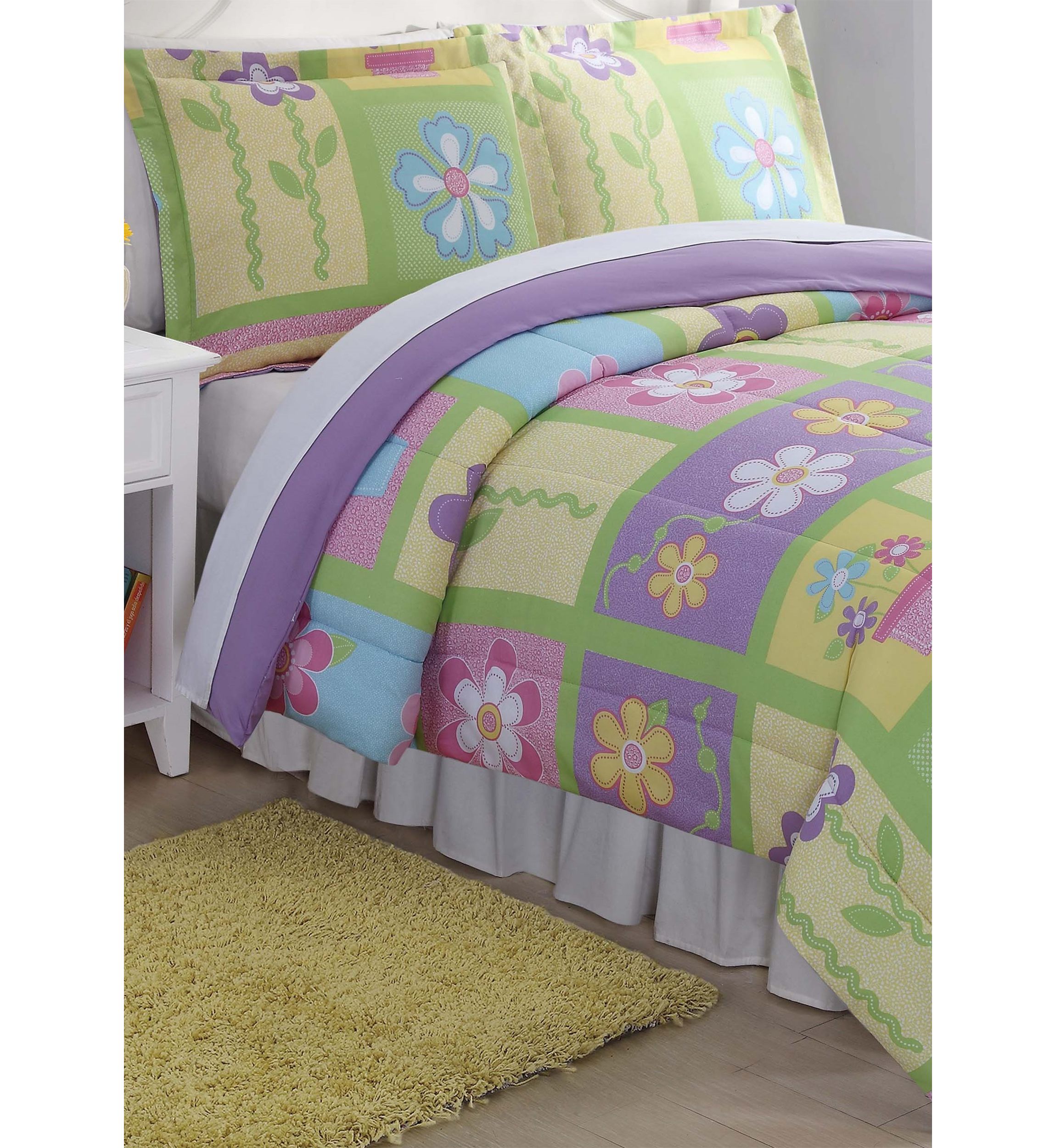 Sweet Helena Comforter Set