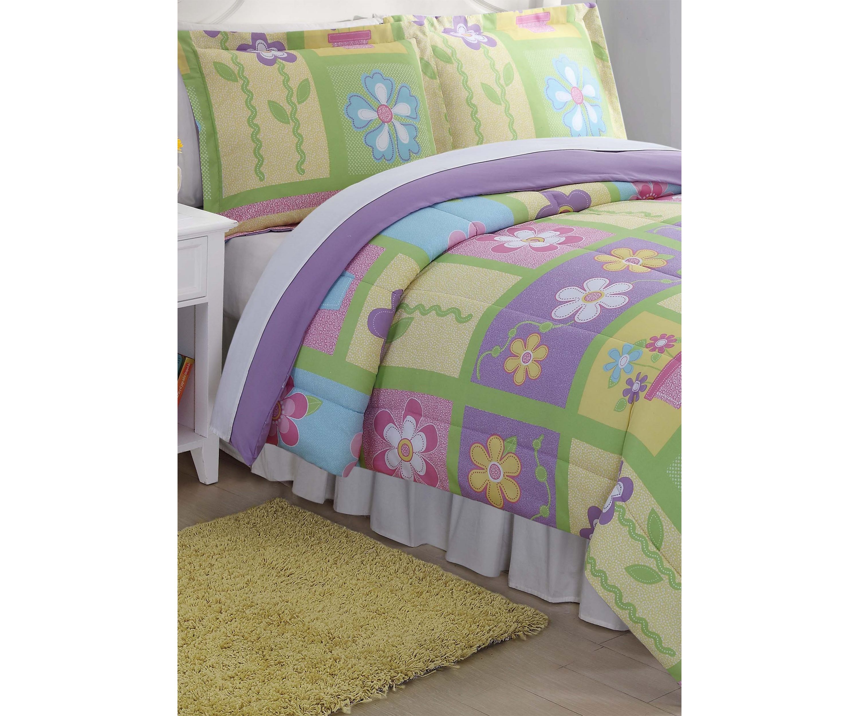Sweet Helena Comforter Set