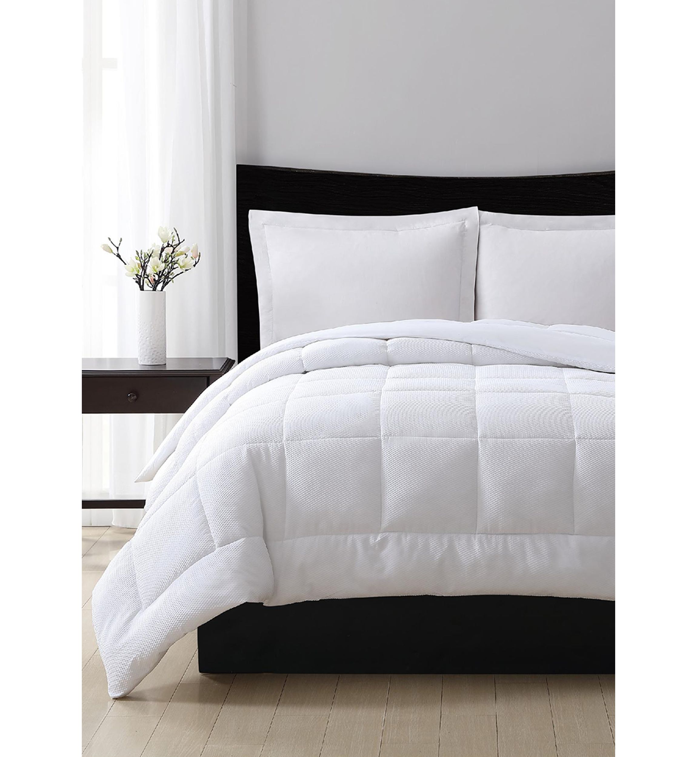 Seersucker Dot Comforter